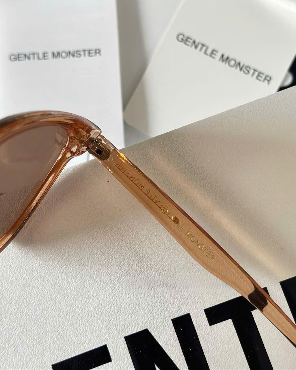 B324 - KÍNH THỜI TRANG GENTLE MONSTER