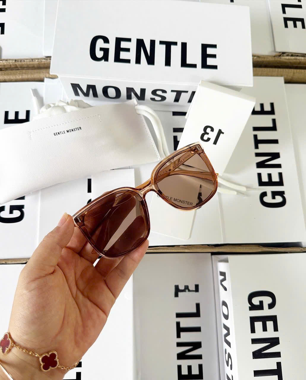 B324 - KÍNH THỜI TRANG GENTLE MONSTER