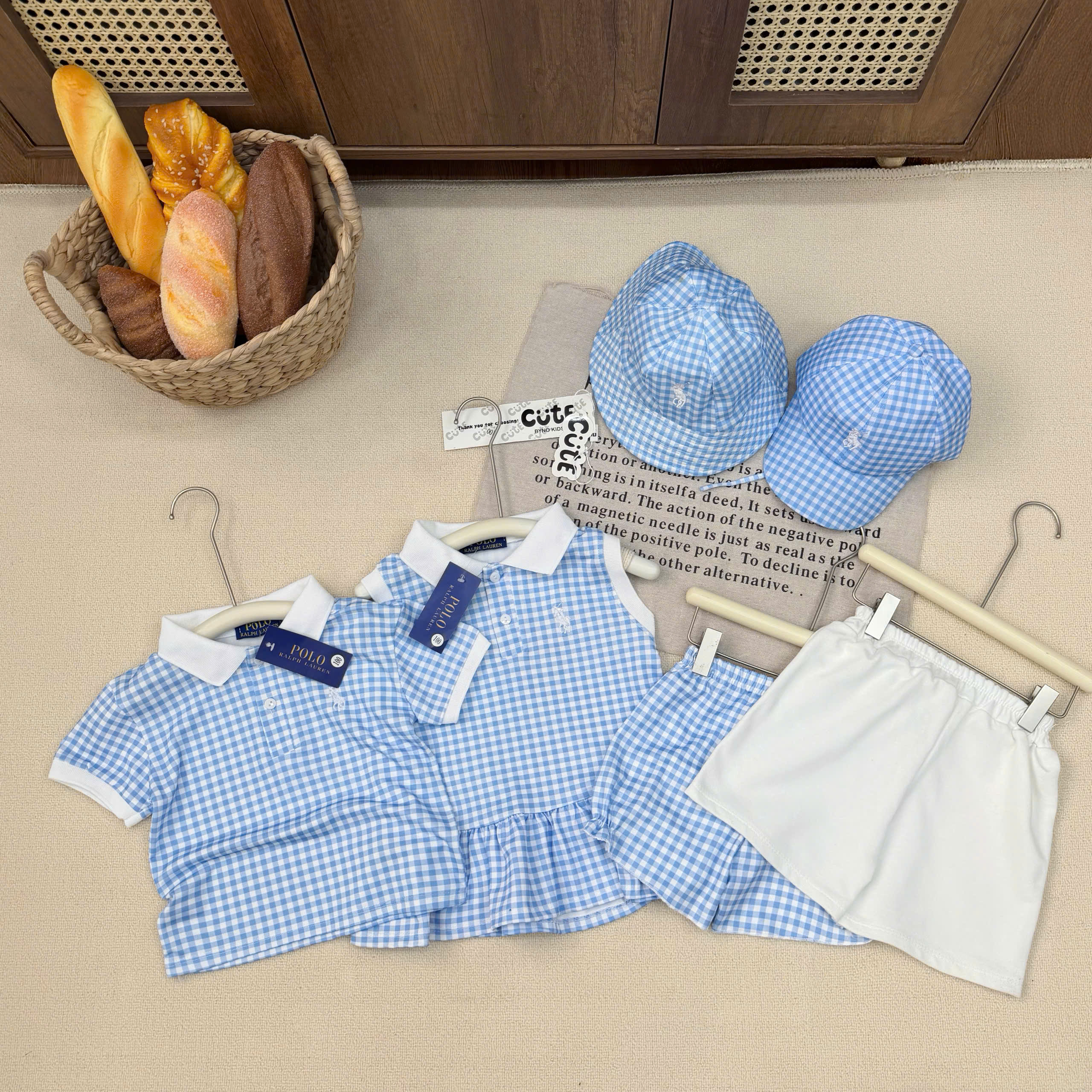 XẢ B345 - SET ĐÔI BÉ TRAI BÉ GÁI CARO XANH TRỜI KÈM MŨ