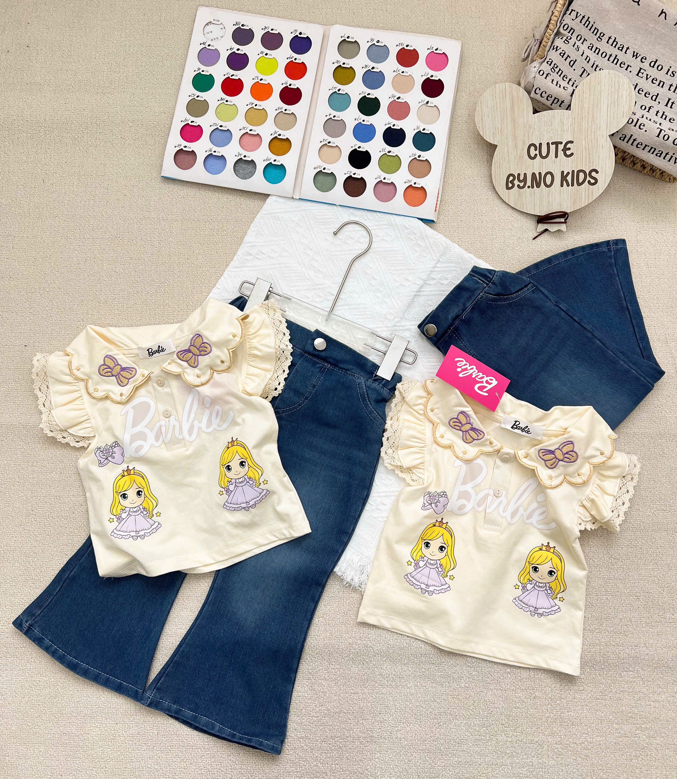 XẢ B349 - SET ÁO VÀNG THÊU NƠ IN HÌNH CÔ GÁI BARBIE