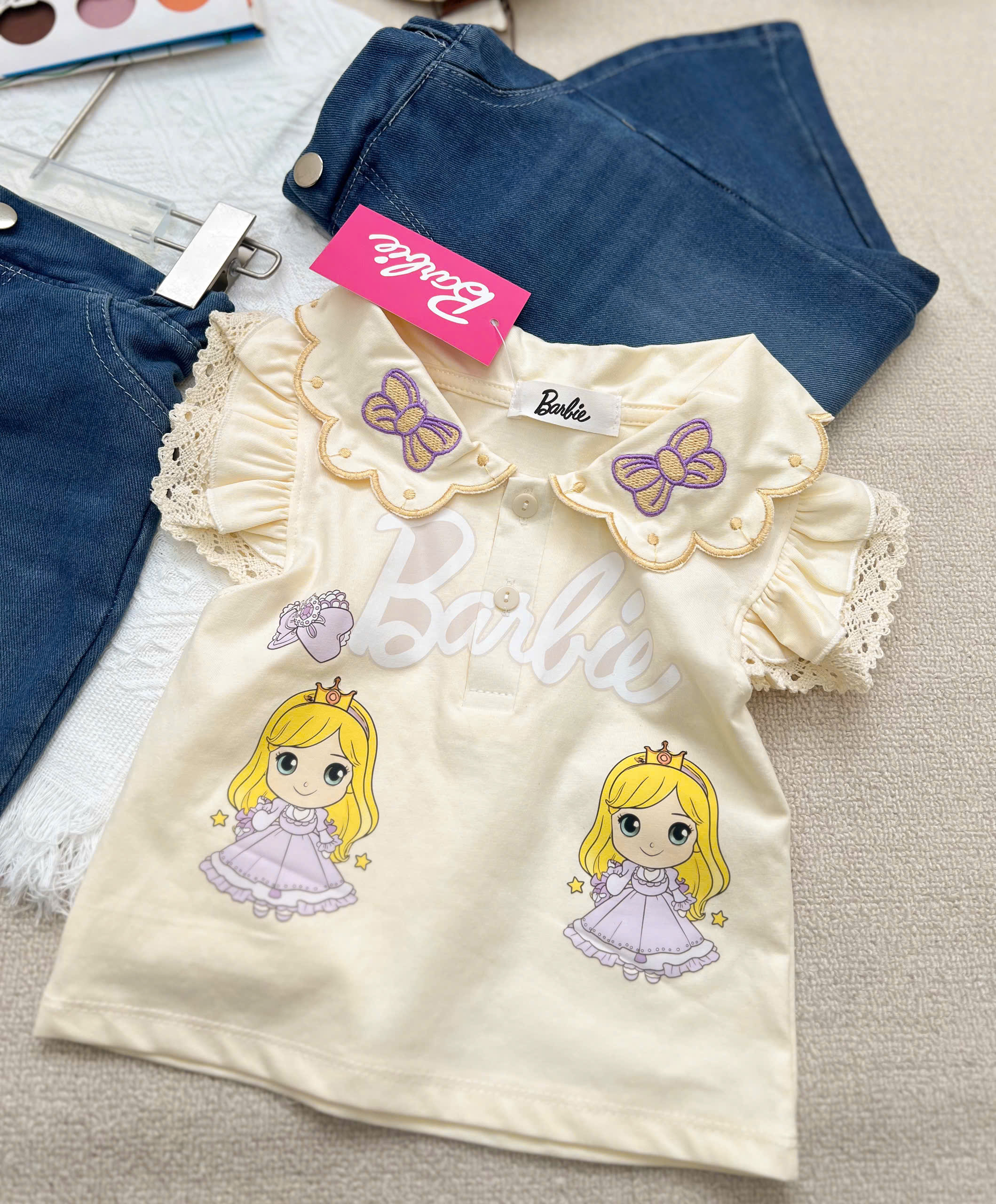 XẢ B349 - SET ÁO VÀNG THÊU NƠ IN HÌNH CÔ GÁI BARBIE