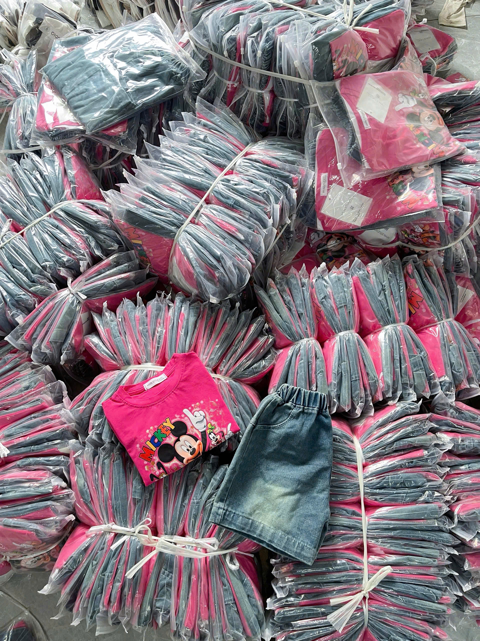 XẢ B358 - SET BỘ MICKEY HỒNG QUẦN JEAN SIZE NHỠ