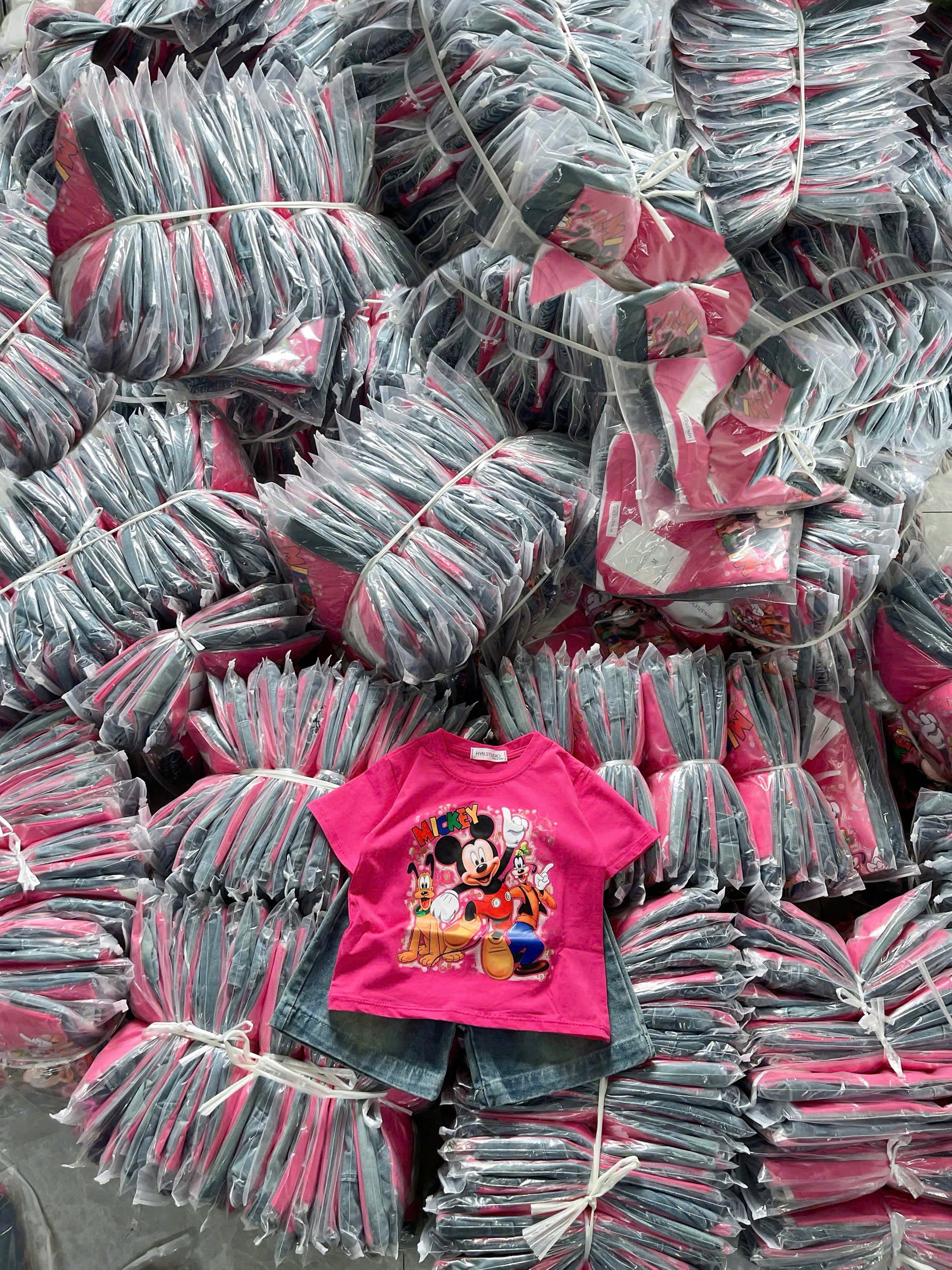 XẢ B358 - SET BỘ MICKEY HỒNG QUẦN JEAN SIZE NHỠ