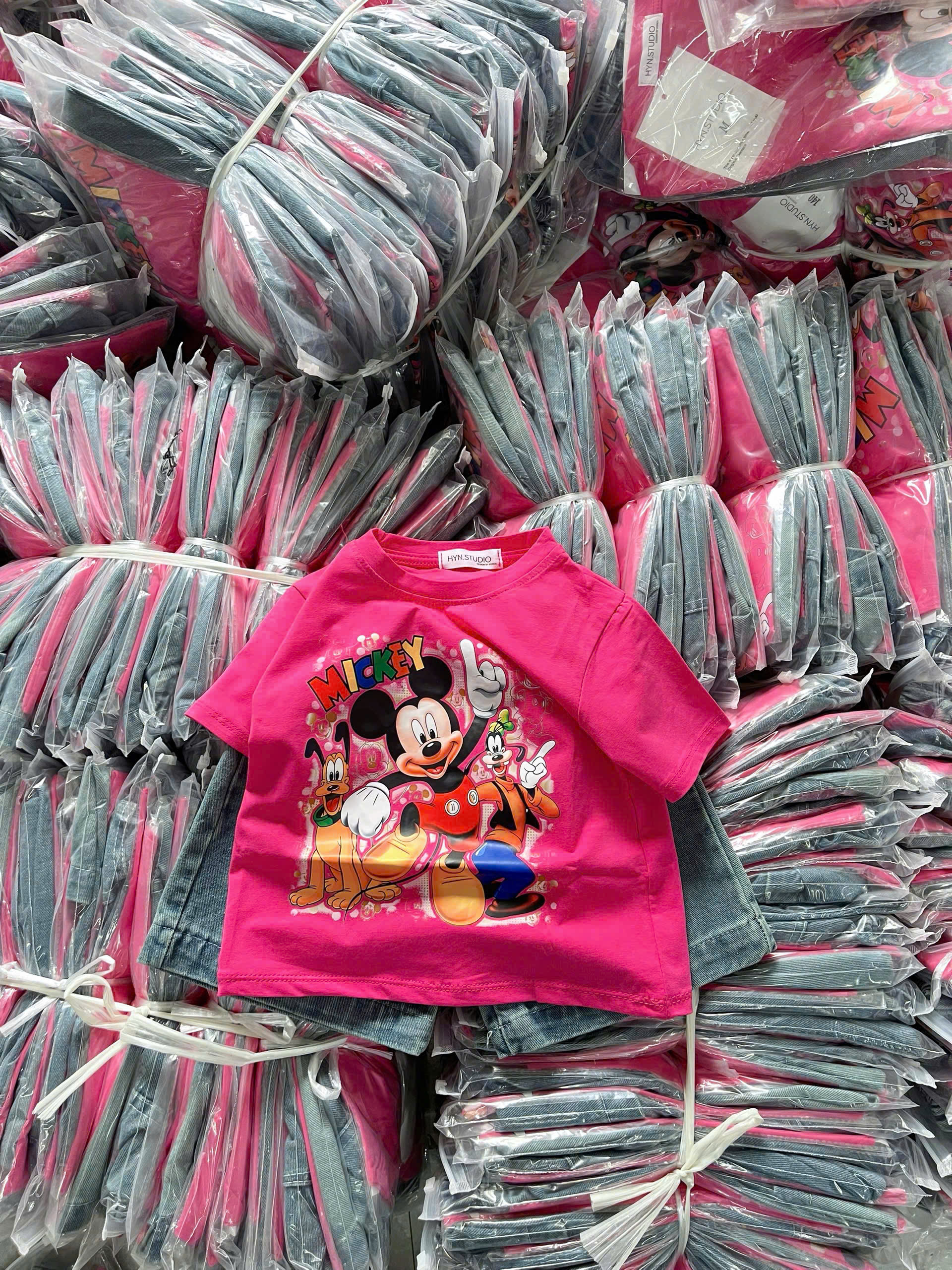 XẢ B358 - SET BỘ MICKEY HỒNG QUẦN JEAN SIZE NHỠ
