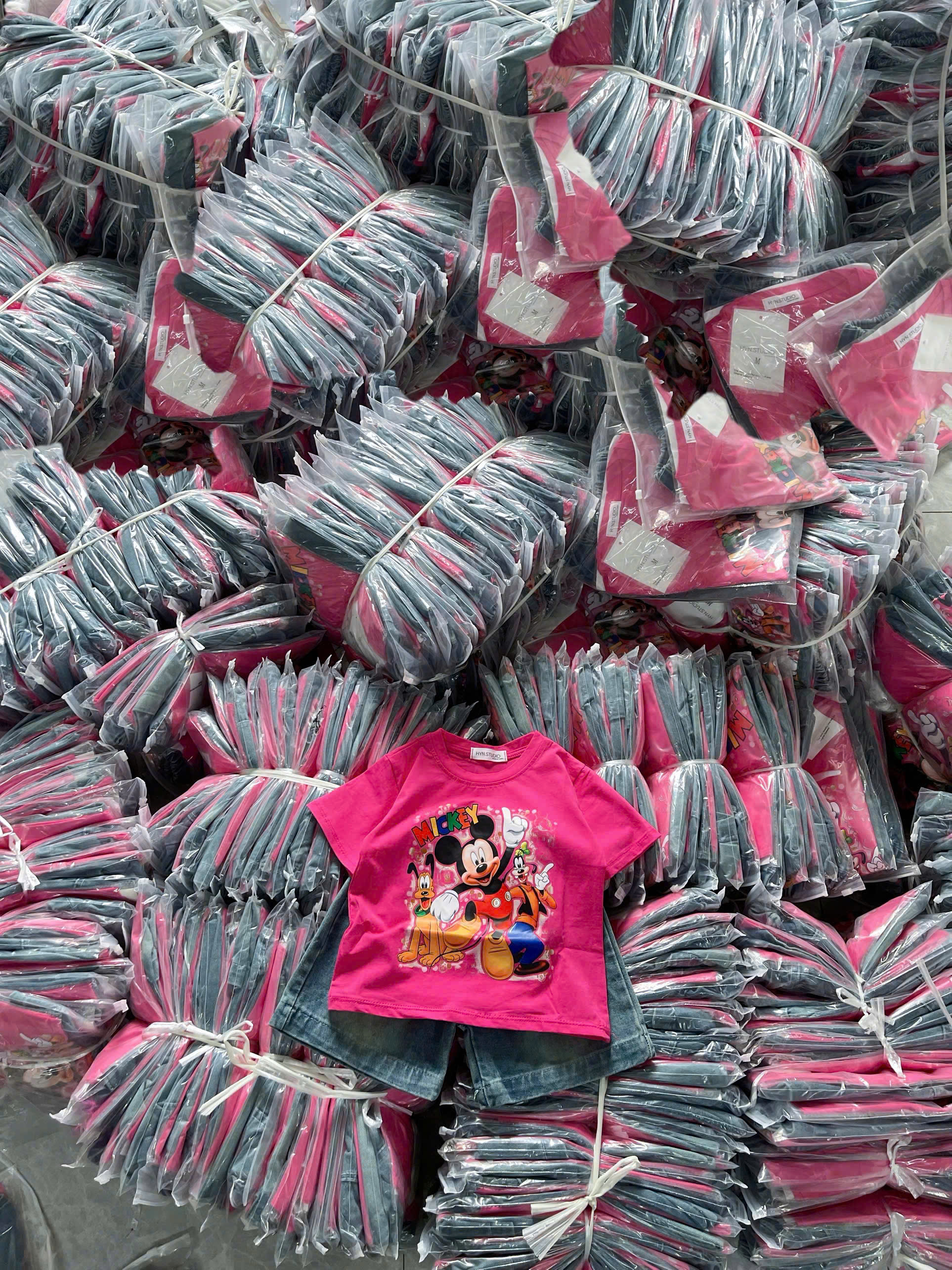 XẢ B358 - SET BỘ MICKEY HỒNG QUẦN JEAN SIZE NHỠ