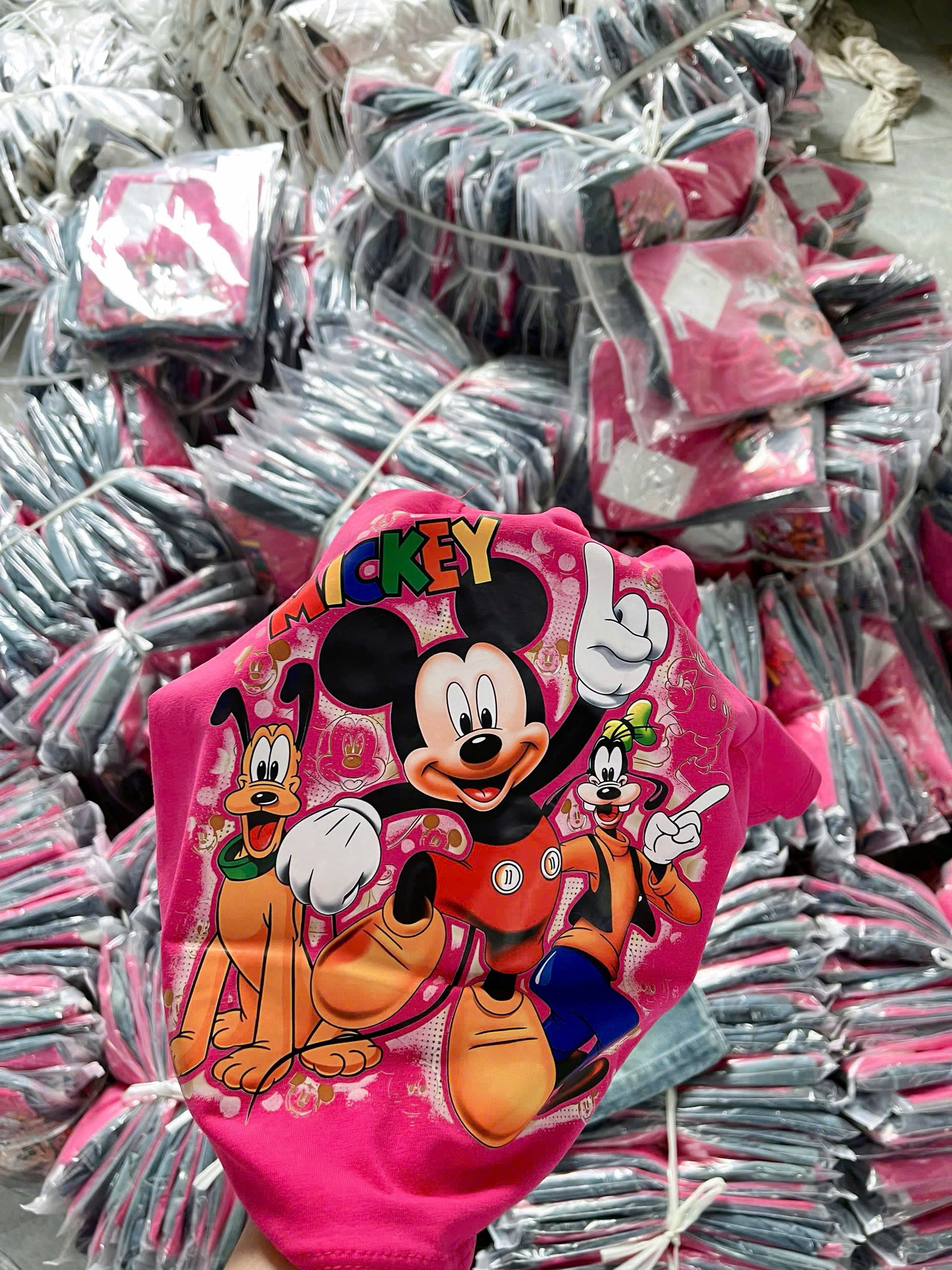 XẢ B358 - SET BỘ MICKEY HỒNG QUẦN JEAN SIZE NHỠ