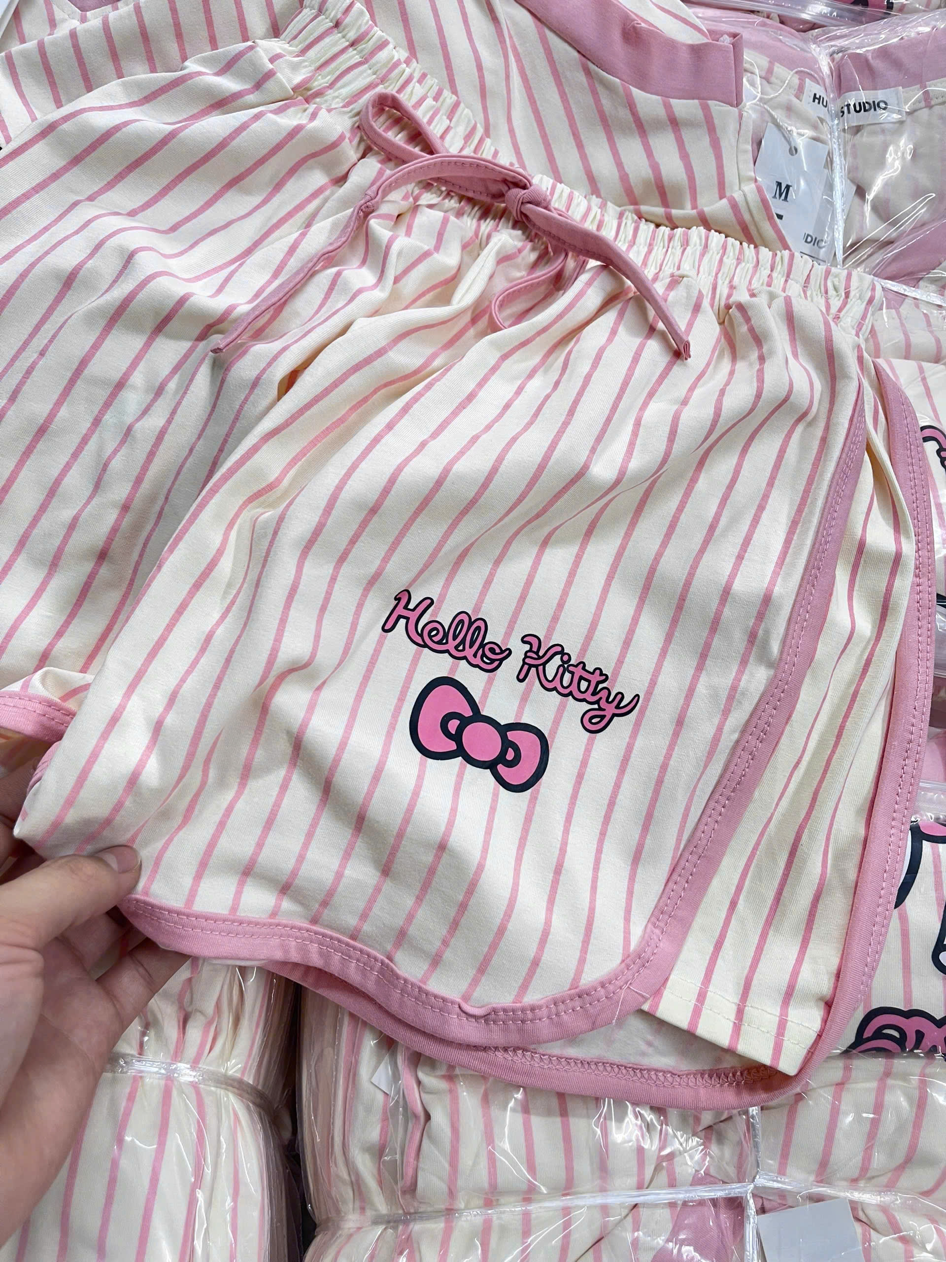 XẢ B359 - SET BỘ NỮ BA LỖ KITTY SỌC HỒNG