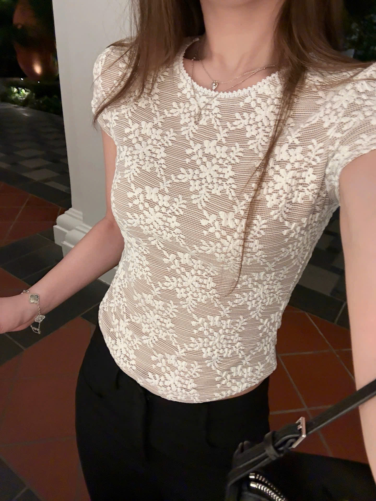 XẢ B369 - ÁO REN LƯỚI CỘC TAY