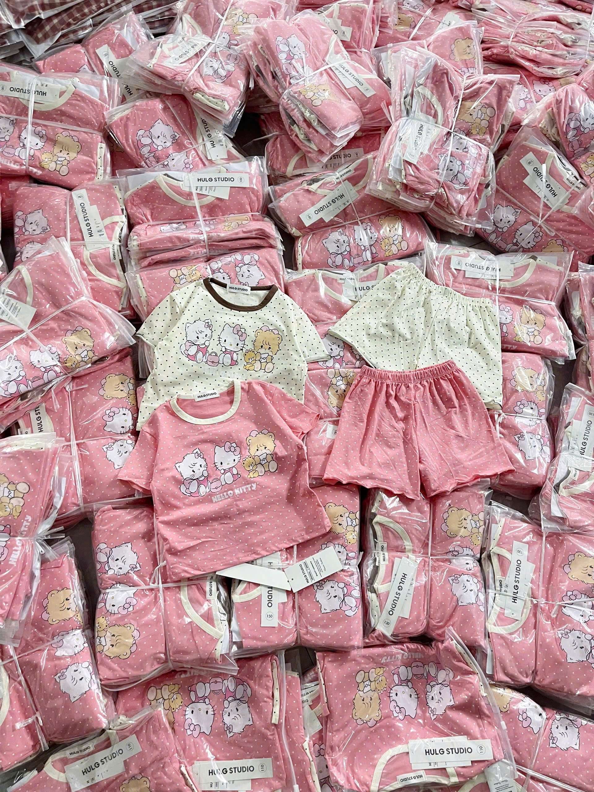 XẢ B371 - SET 2 BỘ KITTY MÈO CHẤM BI TRẮNG HỒNG