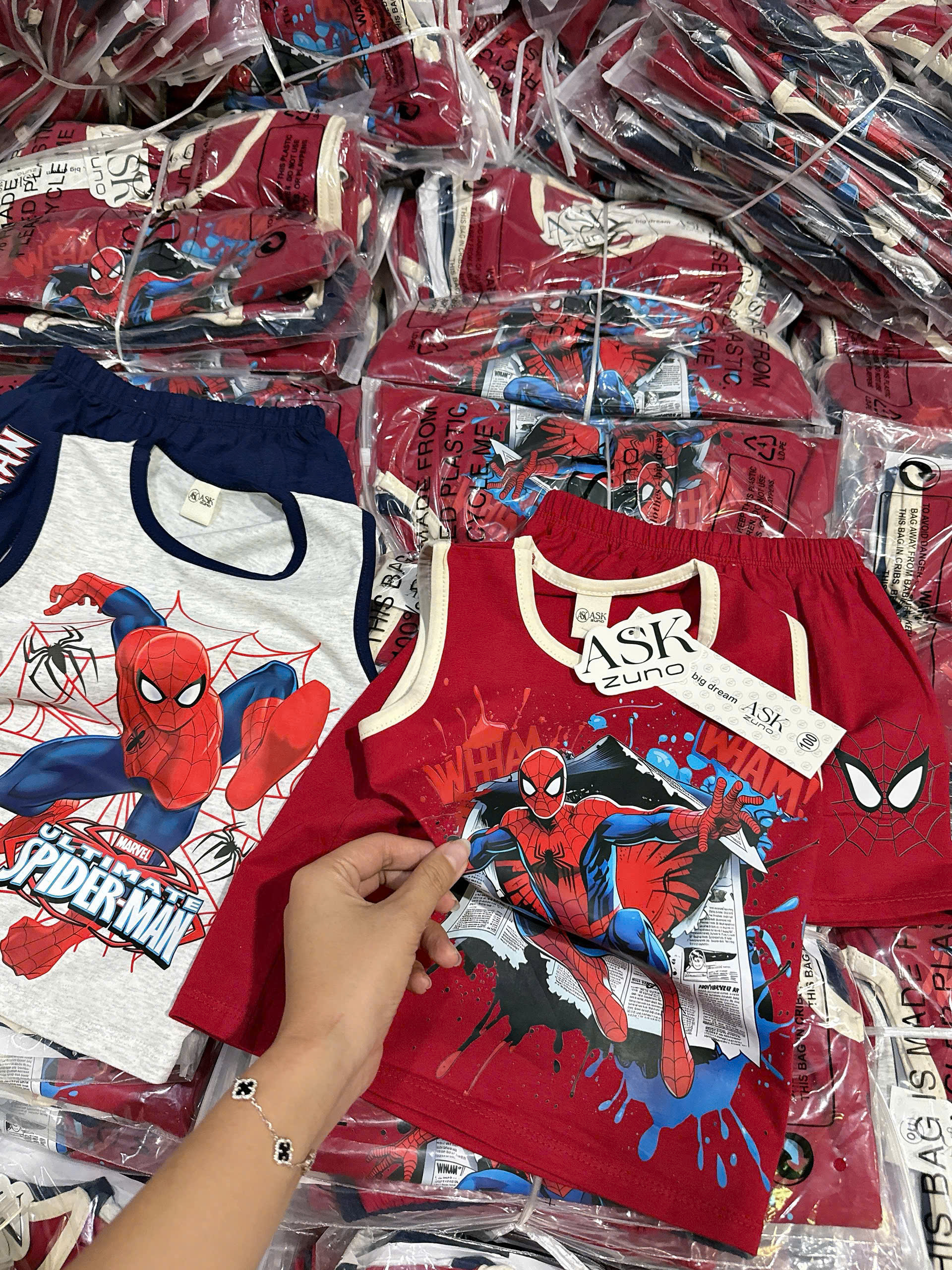 XẢ B379 - SET 2 BỘ BA LỖ SPIDER MEN ĐỎ GHI THAN