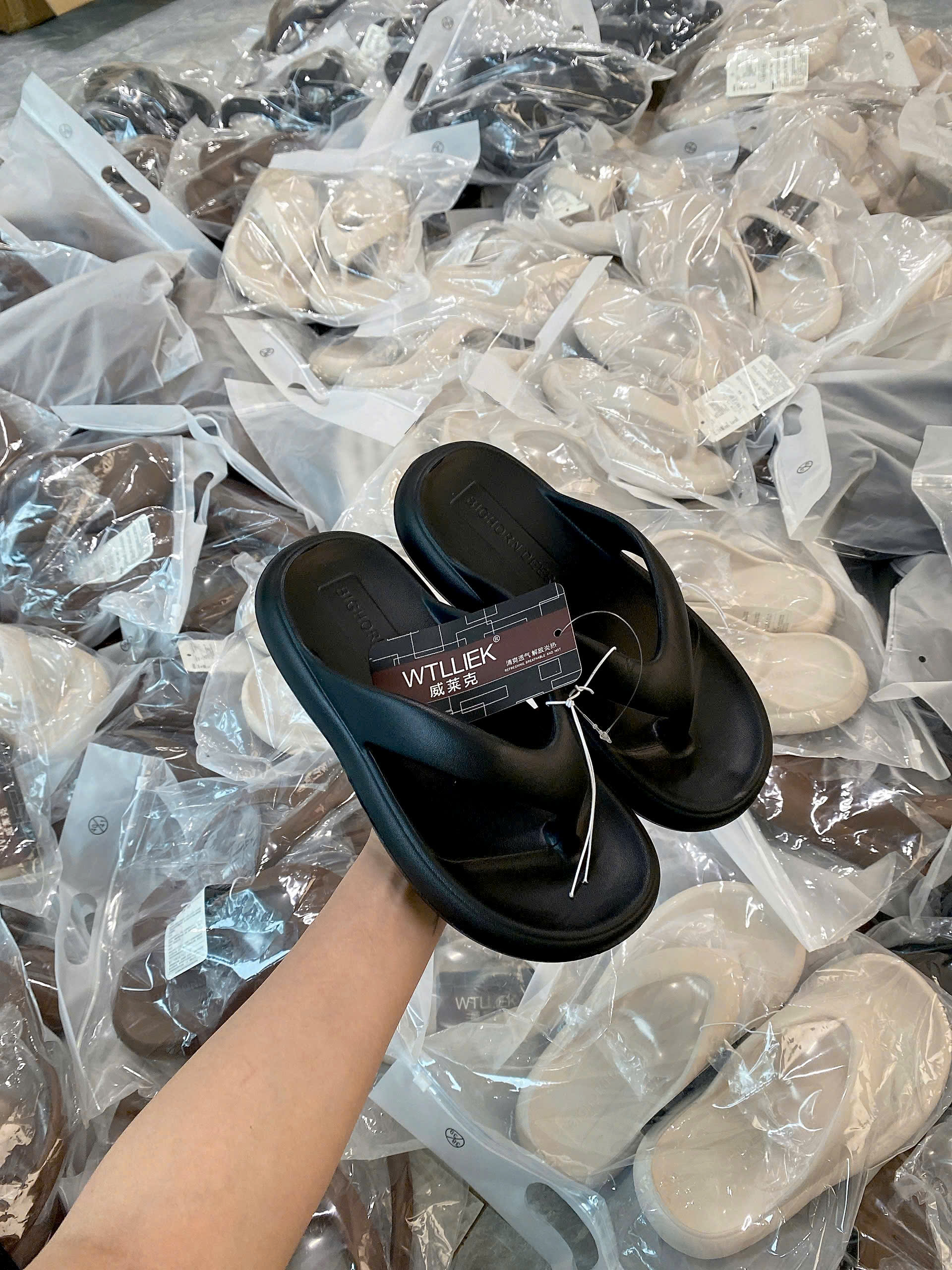 B412 - DÉP XỎ NGÓN 3 MÀU