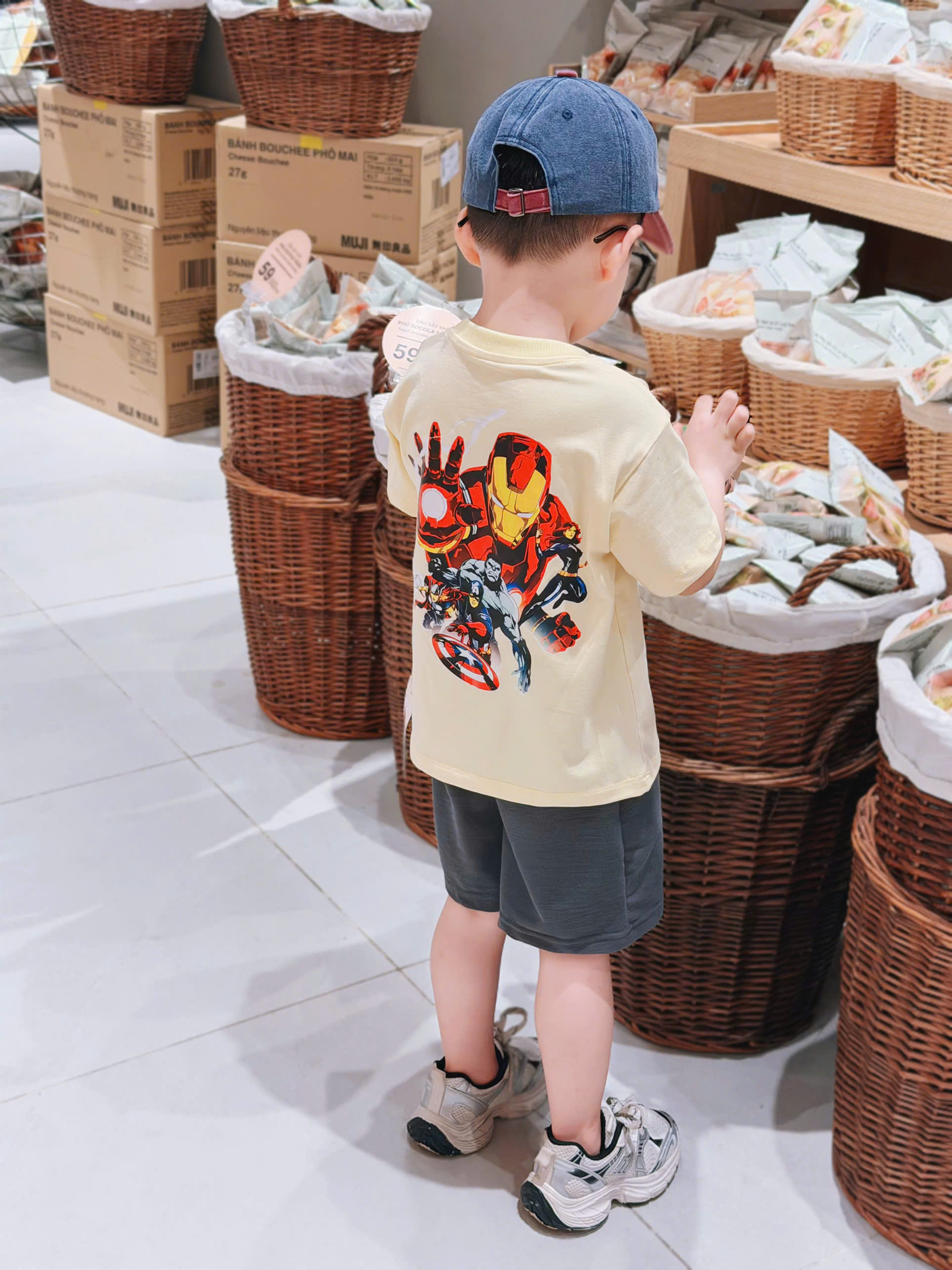 XẢ B427 - SET BỘ IRON MEN ÁO VÀNG QUẦN XÁM