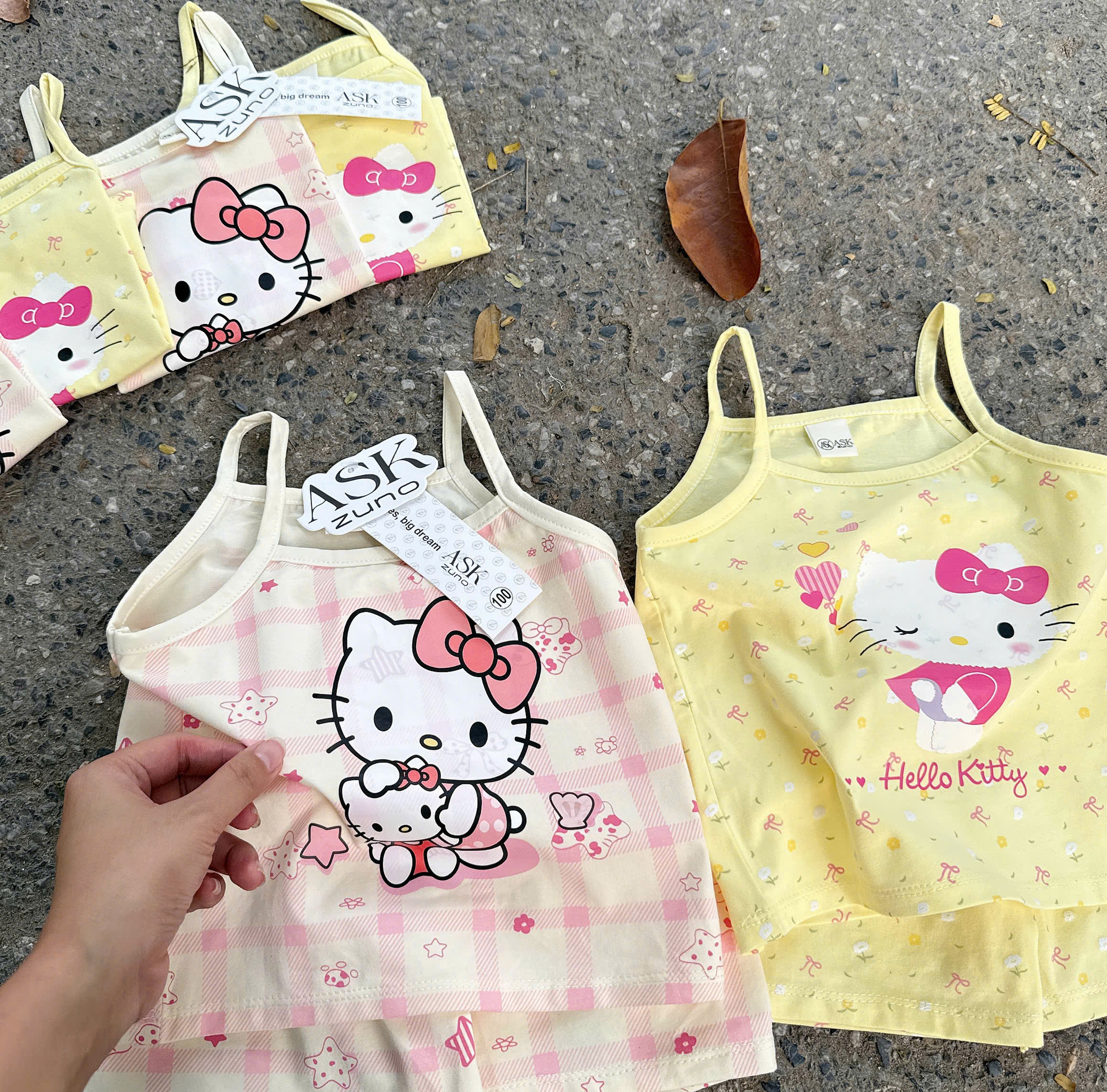 XẢ B430 - SET 2 BỘ 2 DÂY KITTY KEM VÀNG