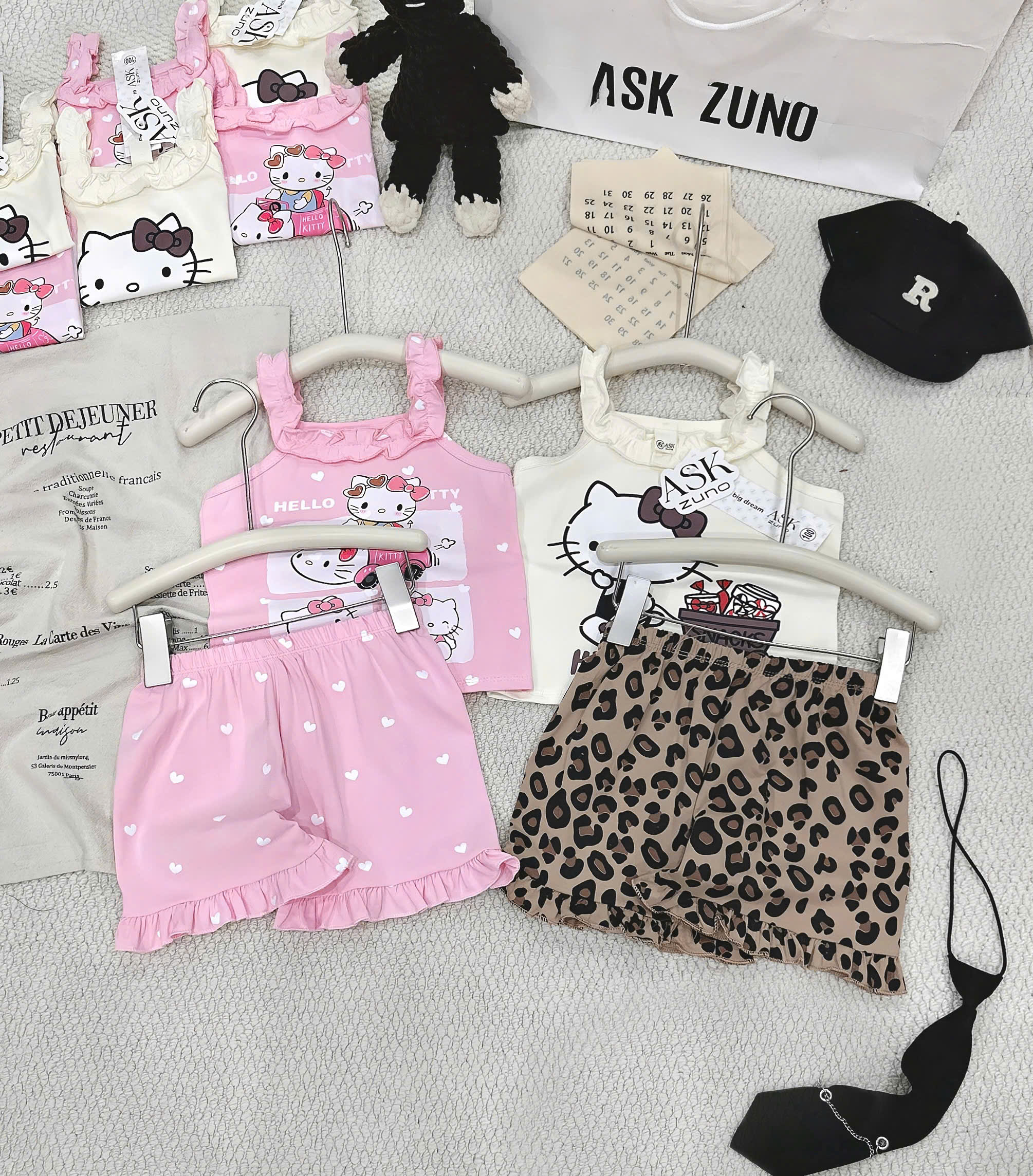 XẢ B458 - SET 2 BỘ MÈO KITTY BÈO HỒNG NÂU BEO
