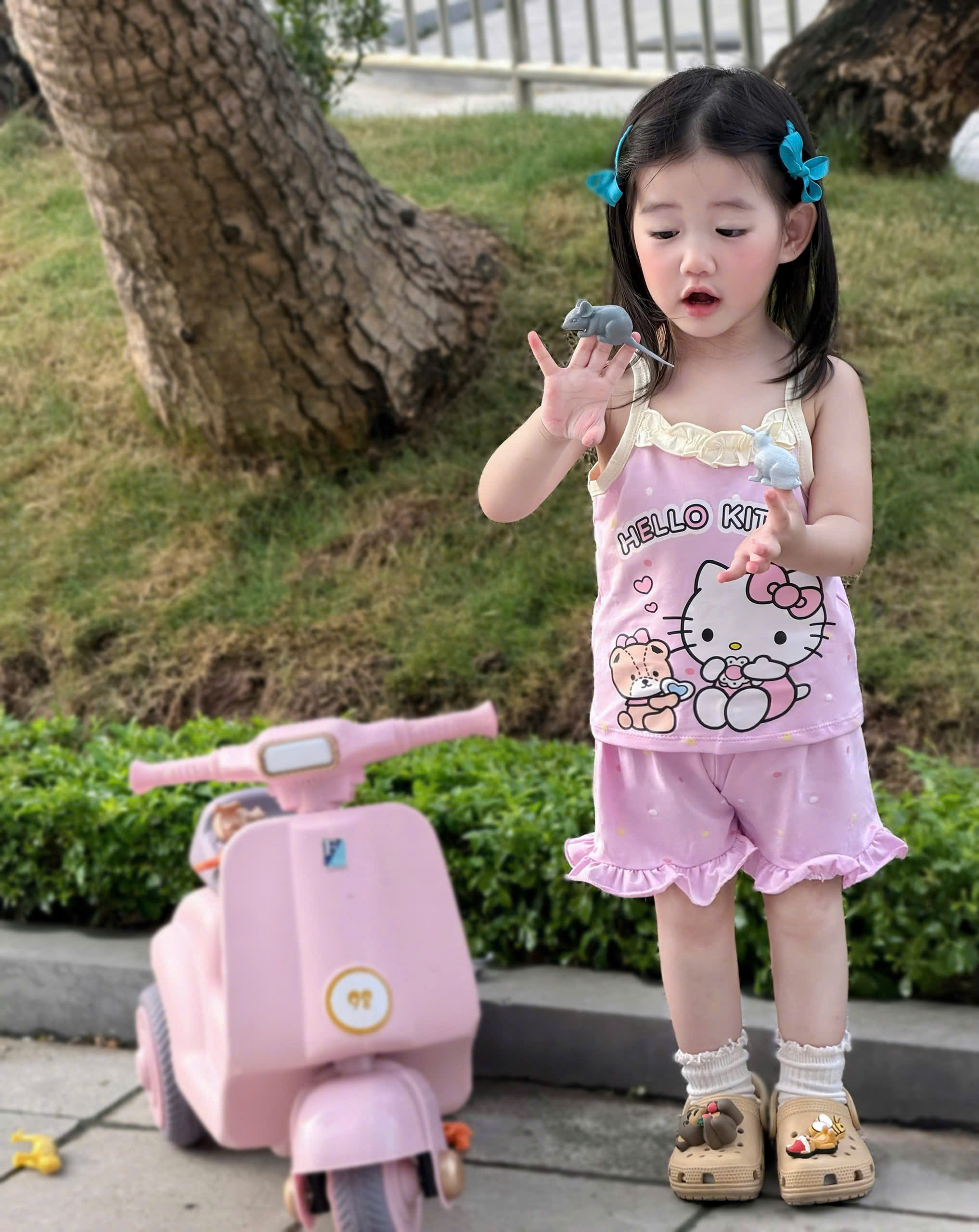 XẢ B495 - SET 2 BỘ 2 DÂY HELLO KITTY TÍM KEM CHẠY BÈO