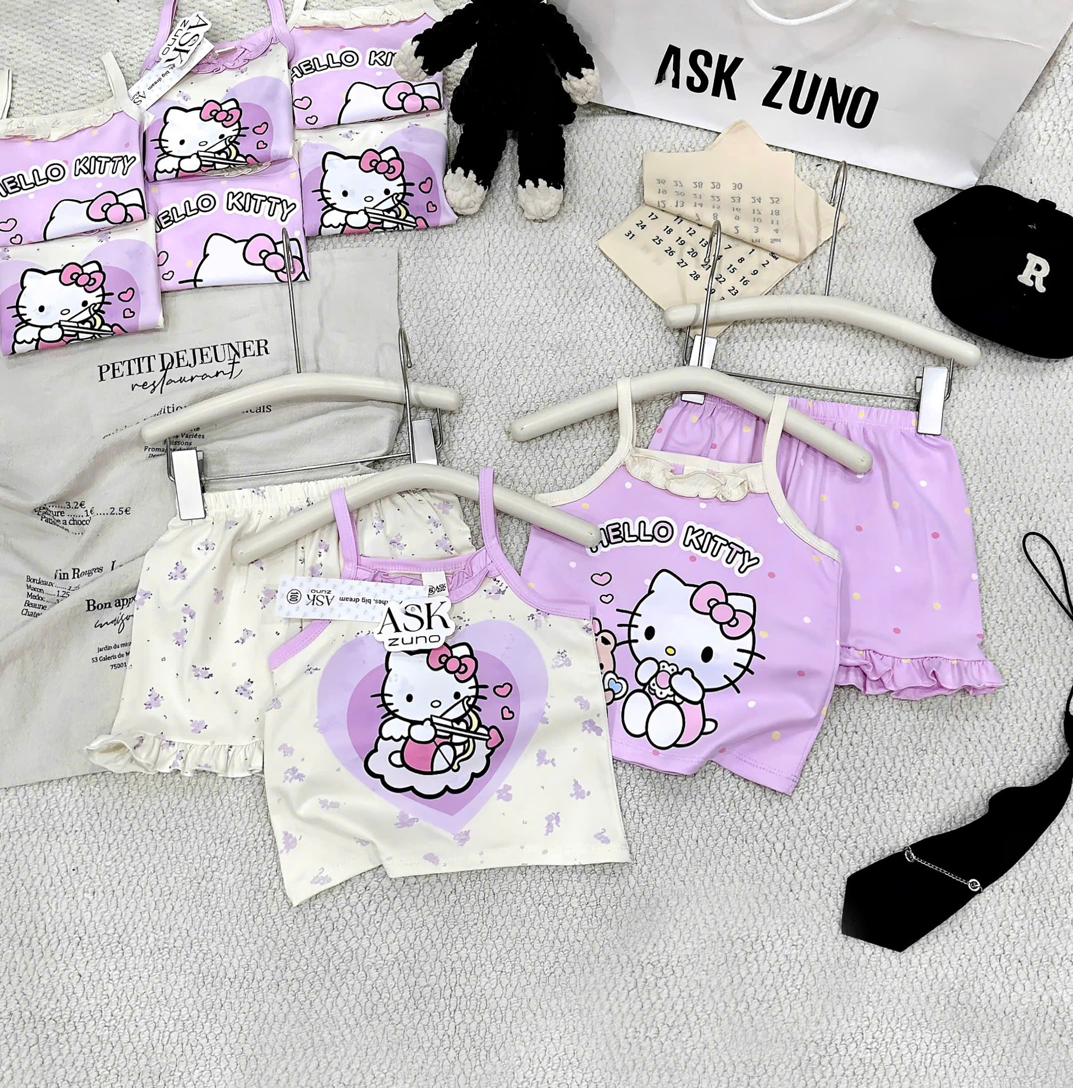 XẢ B495 - SET 2 BỘ 2 DÂY HELLO KITTY TÍM KEM CHẠY BÈO