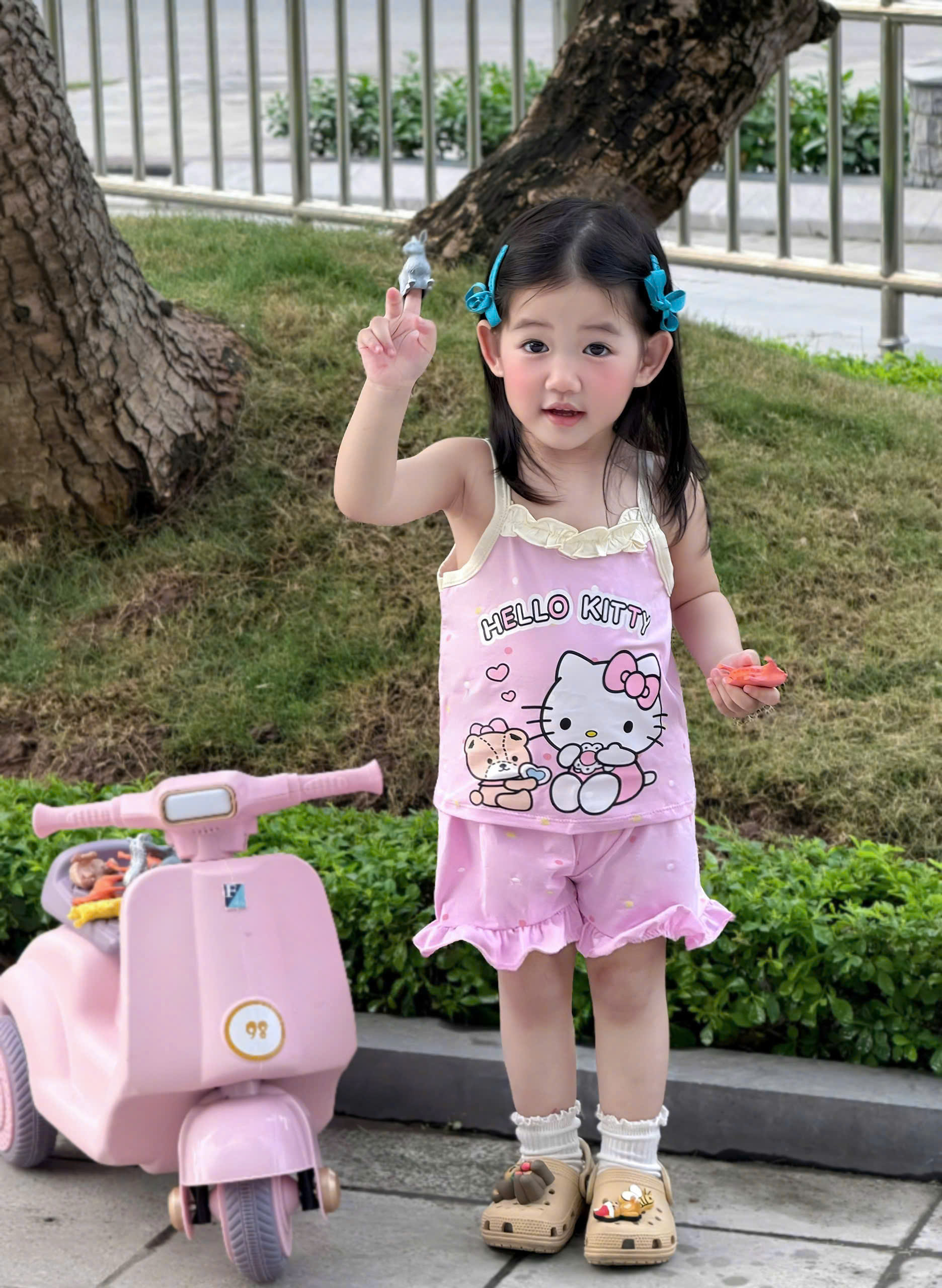 XẢ B495 - SET 2 BỘ 2 DÂY HELLO KITTY TÍM KEM CHẠY BÈO