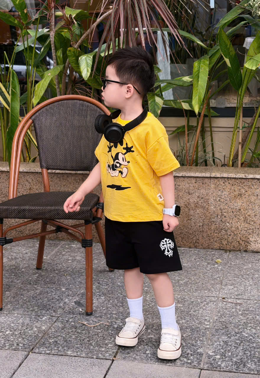XẢ B498 - SET BỘ MICKEY VÀNG CỘC TAY QUẦN ĐEN