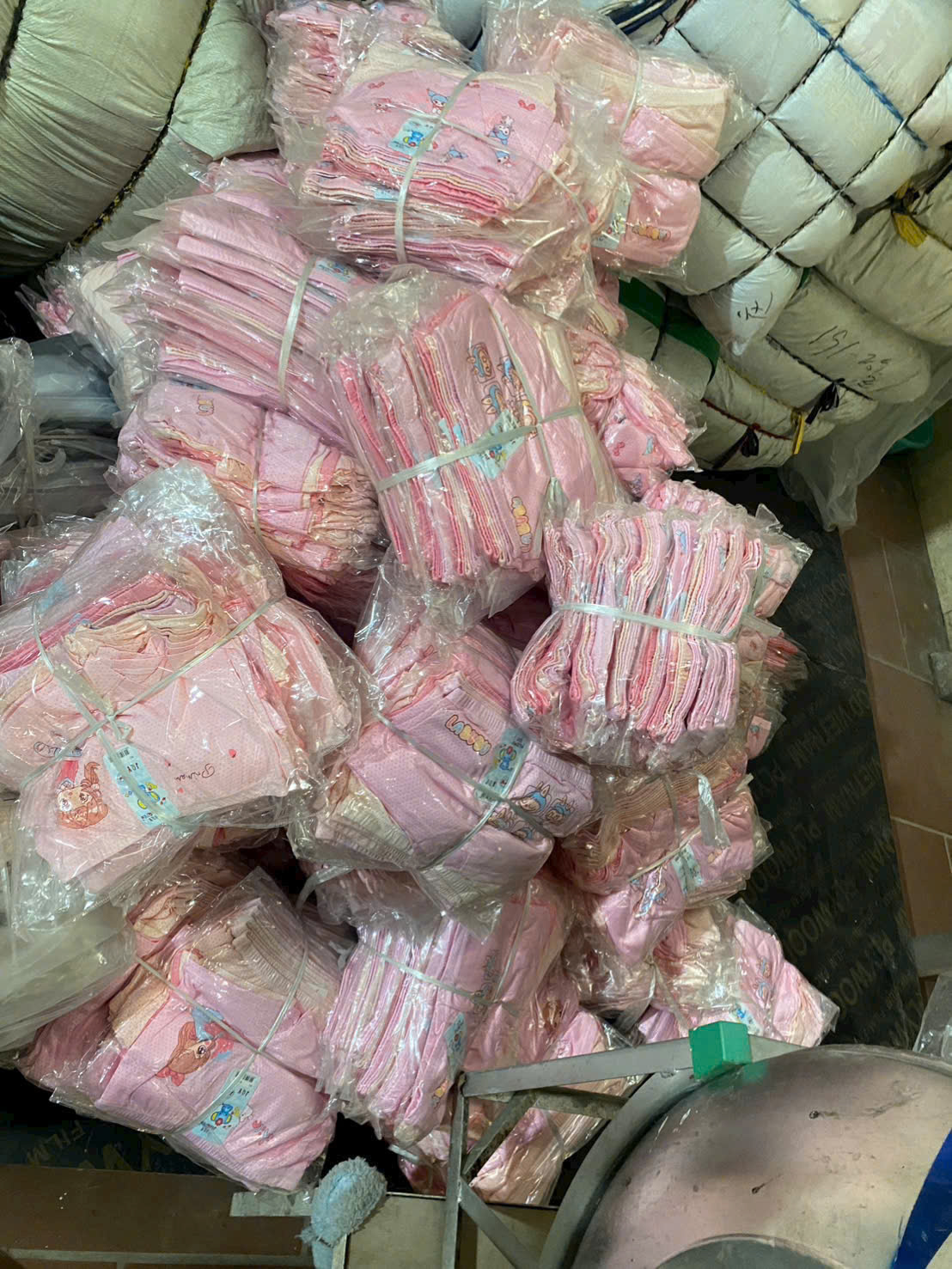 B526 - SET 10 QUẦN CHIP BÉ GÁI THÔNG HƠI