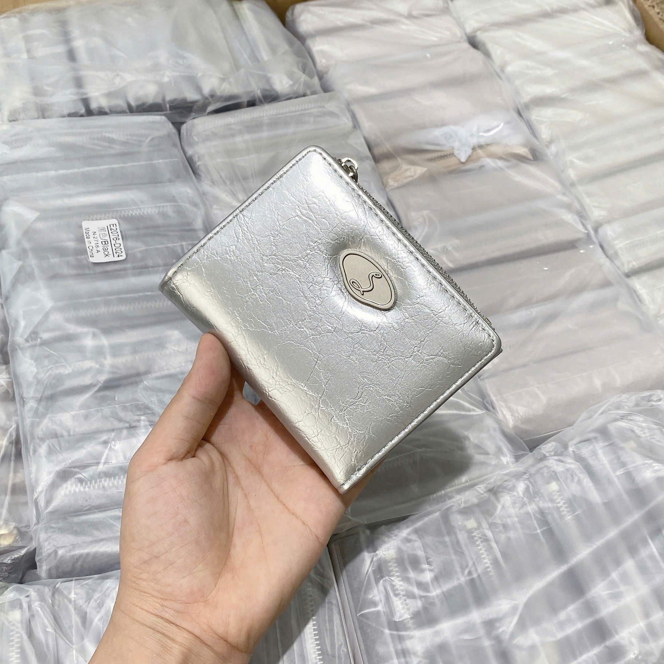 B557 - VÍ NHỎ CẦM TAY DA MỀM
