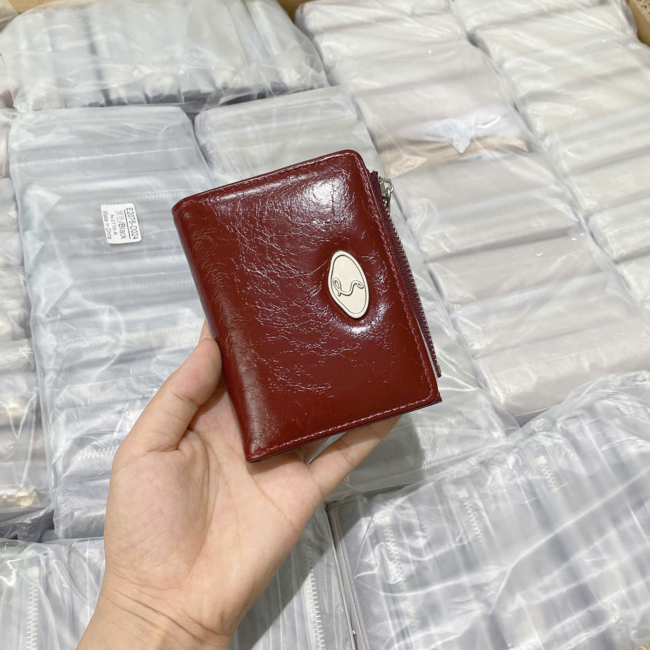 B557 - VÍ NHỎ CẦM TAY DA MỀM