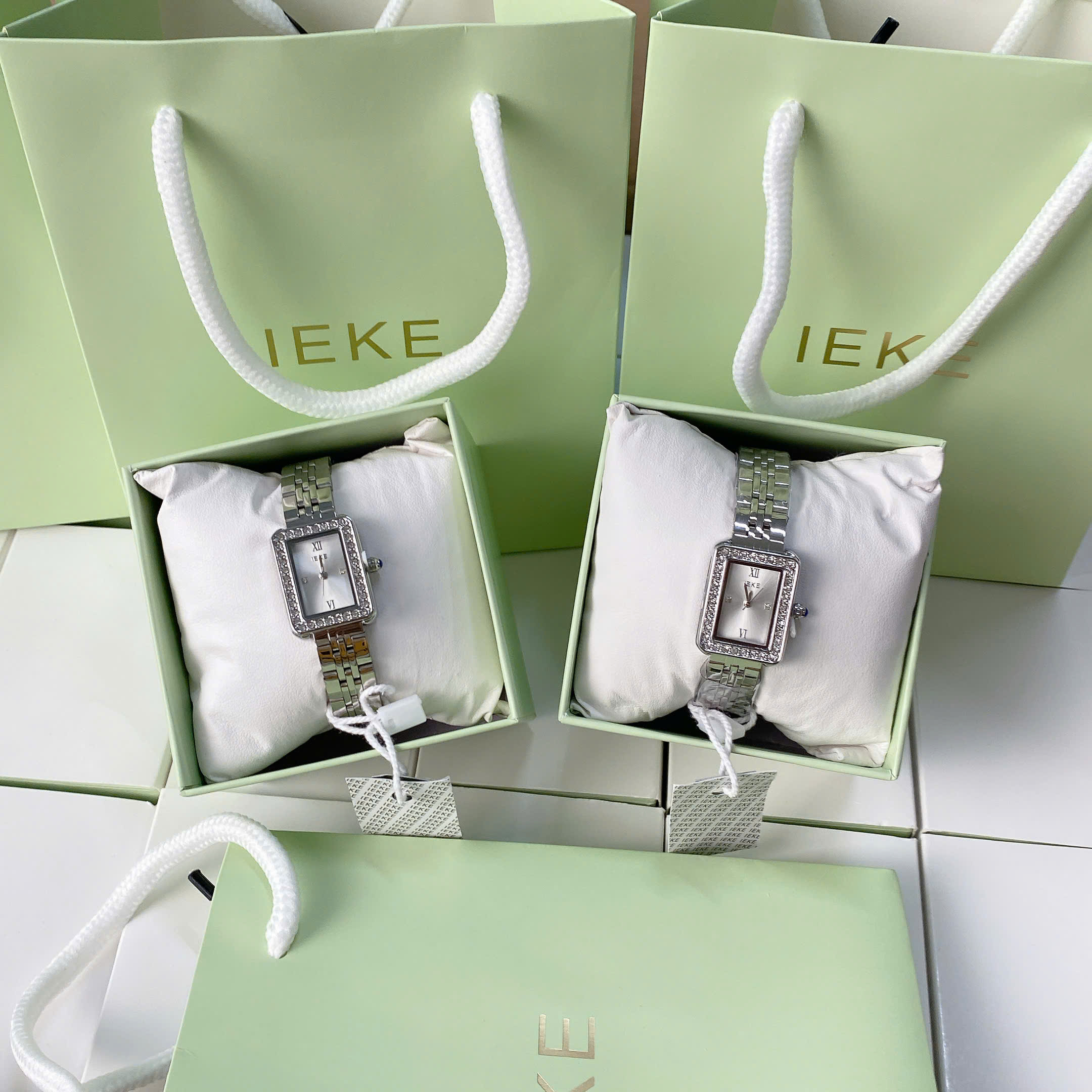 B558 - ĐỒNG HỒ IEKE ĐÍNH FULL VIỀN ĐÁ