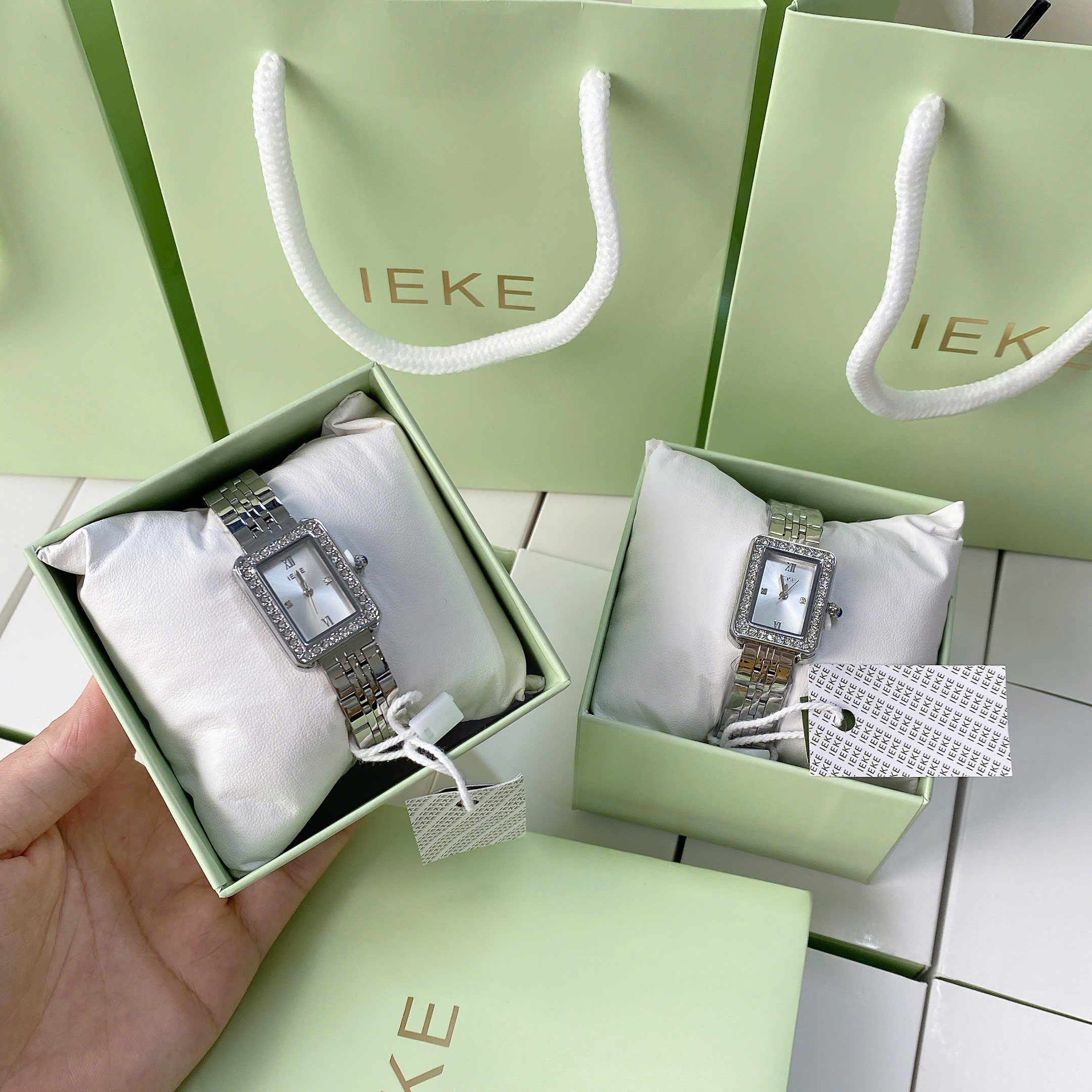 B558 - ĐỒNG HỒ IEKE ĐÍNH FULL VIỀN ĐÁ