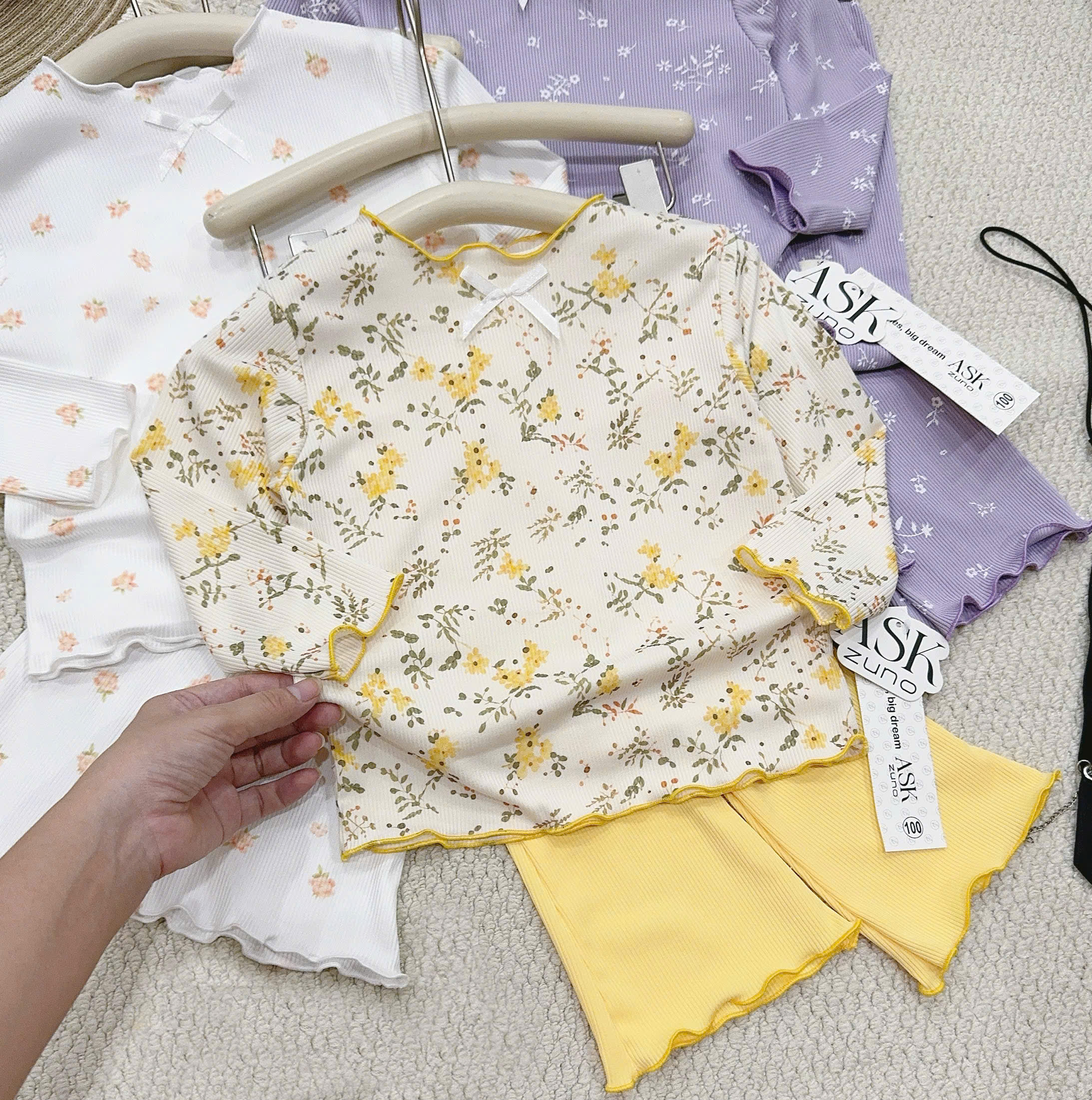 B571 - SET 3 BỘ TĂM HOA NHÍ TÍM VÀNG KEM