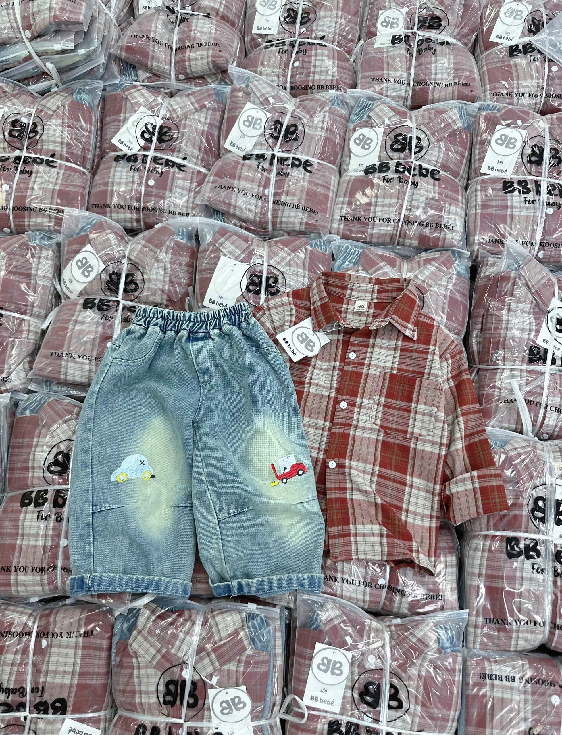 B572 - SET ÁO SƠ MI KẺ ĐỎ QUẦN JEAN