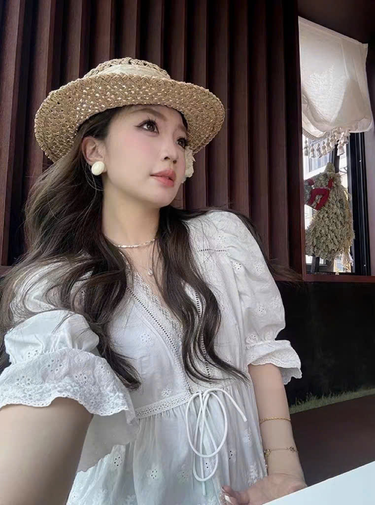 B590 - ÁO TRẮNG THÔ HOA THỦ CÔNG