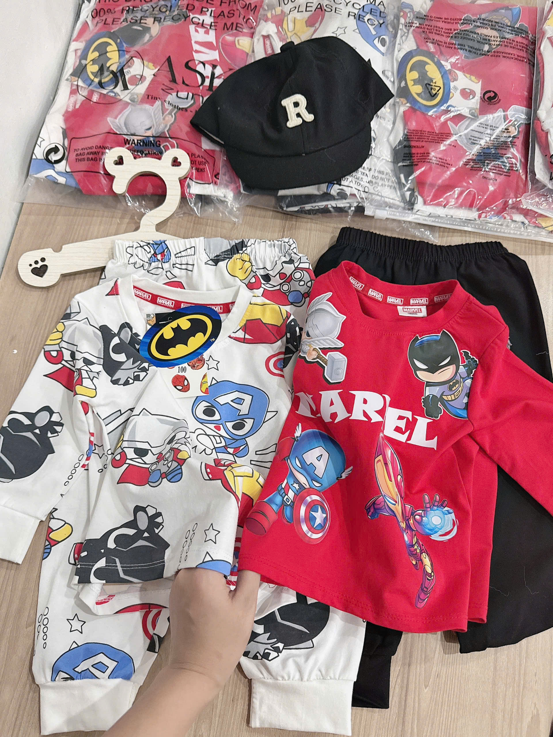 B665 - SET 2 BỘ MARVEL ĐỎ BE