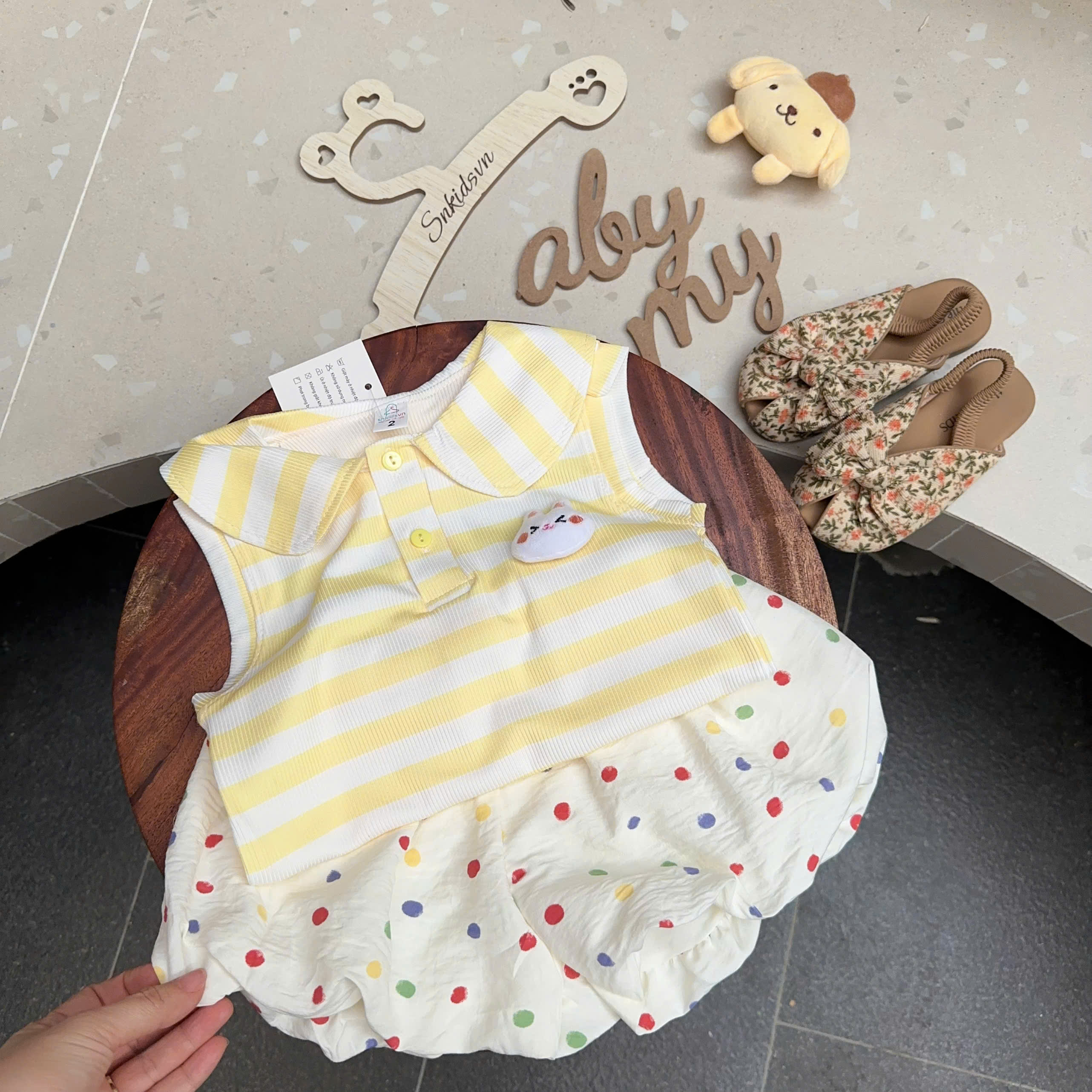 XẢ B823 - SET HỒNG VÀNG KẺ KÈM QUẦN BÍ CHẤM BI