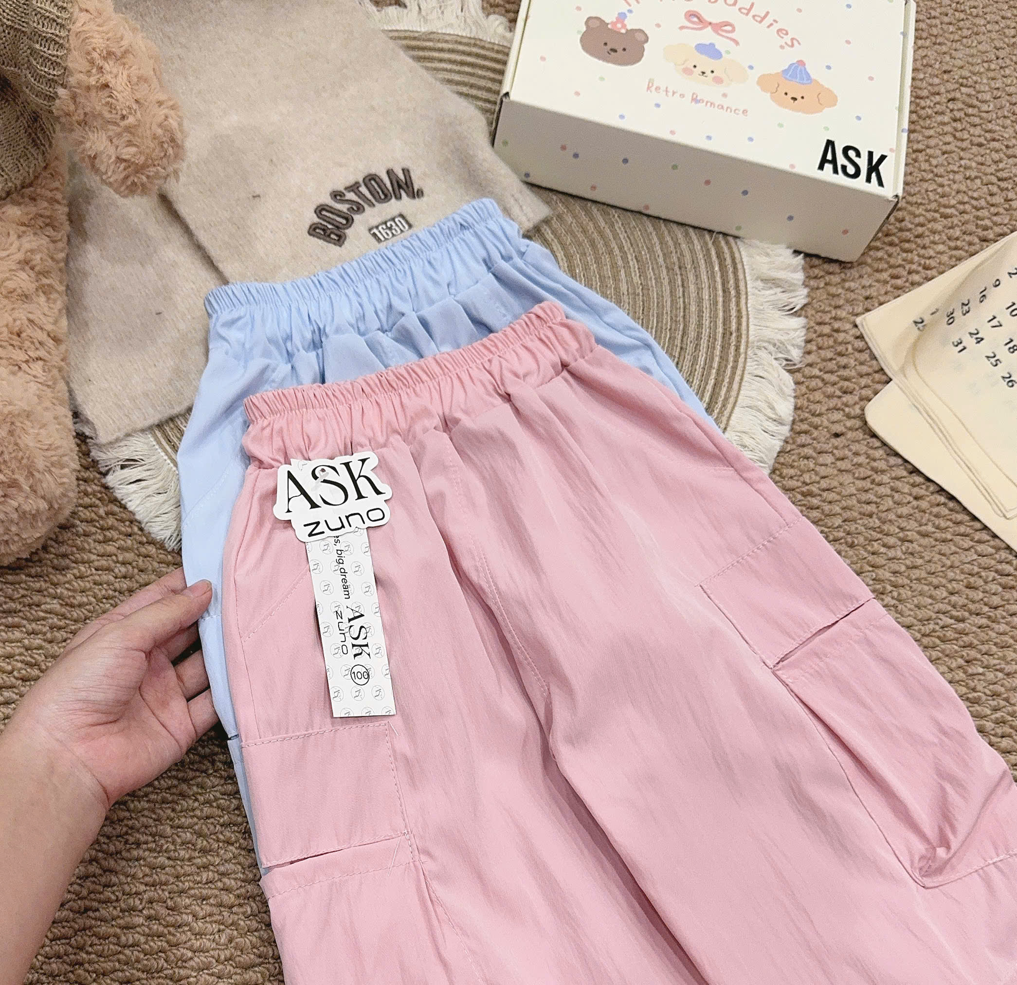 B830 - SET 2 QUẦN GIÓ TÚI HỘP XANH HỒNG