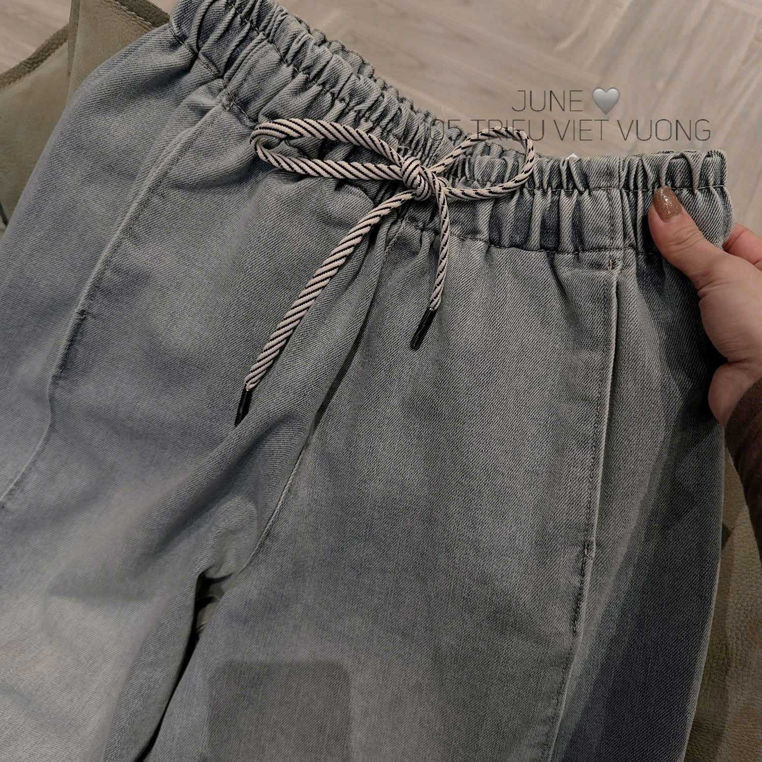 XẢ B852 - QUẦN JEANS CHUN XANH NHẠT