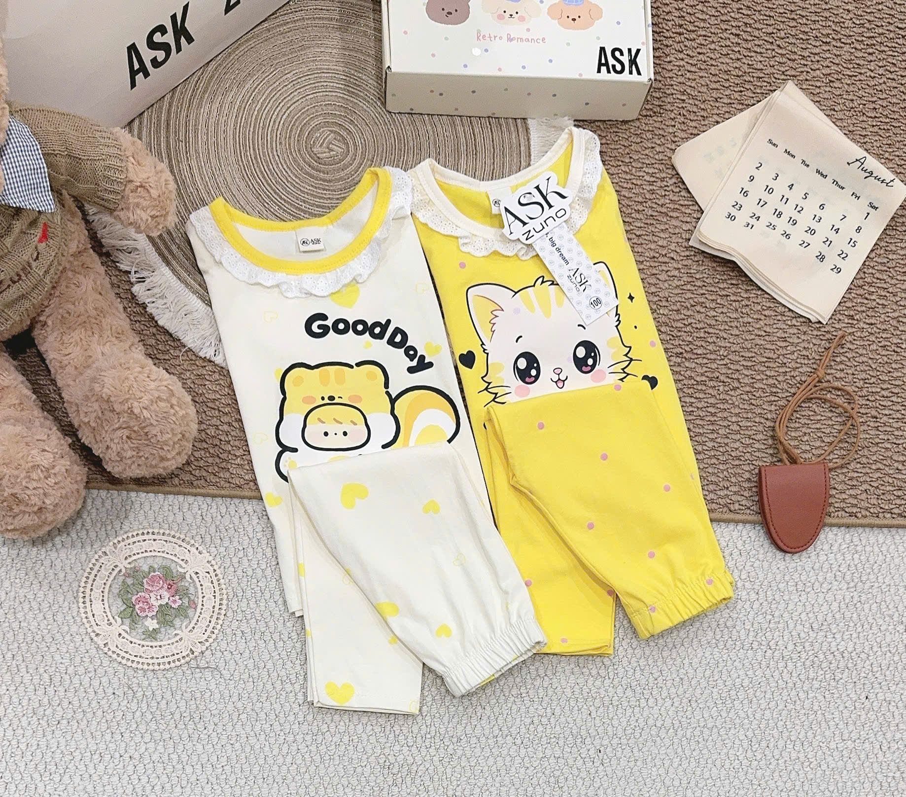 C229 - SET 2 BỘ MÈO VÀNG BÉ GÁI