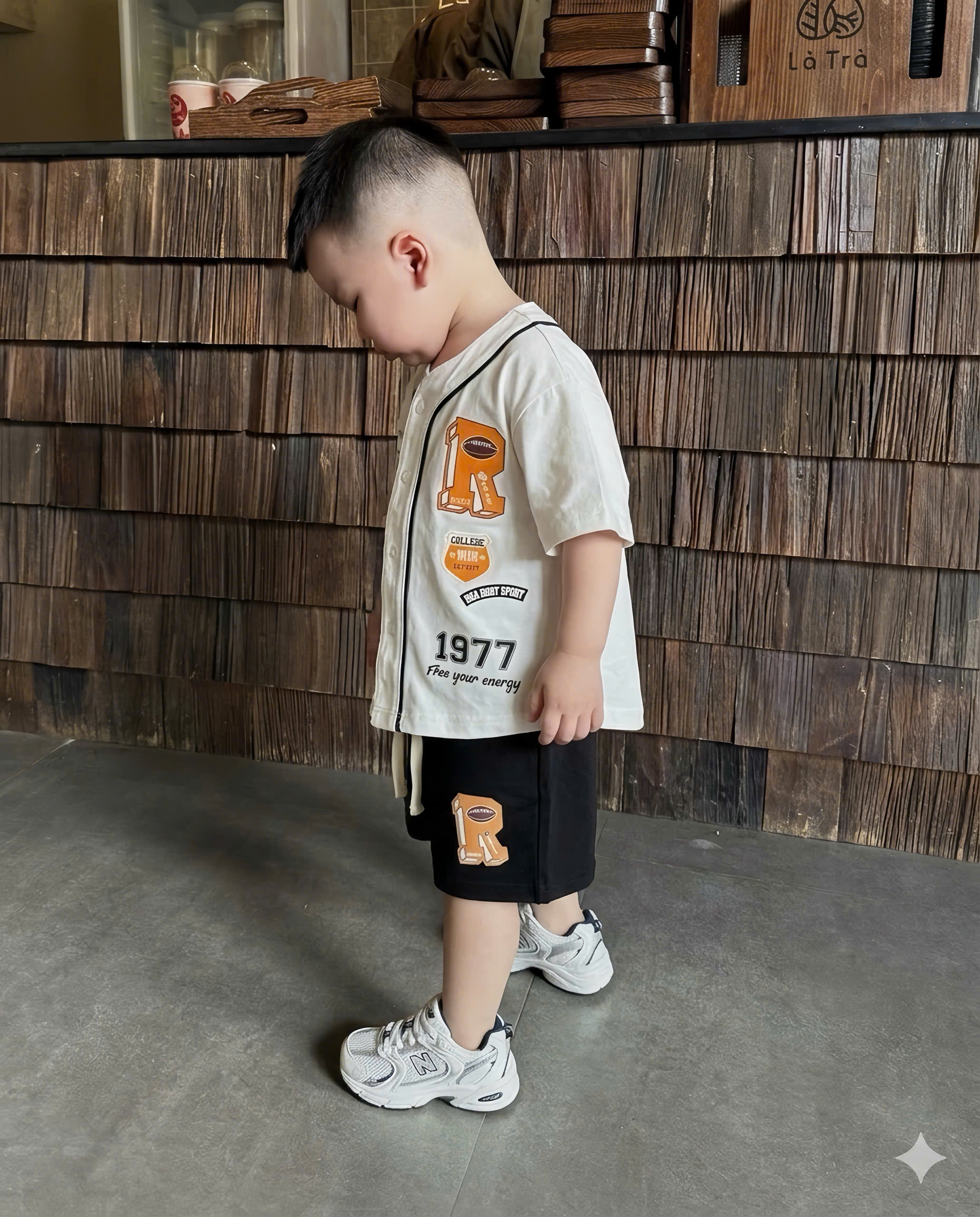XẢ A153 - SET THỂ THAO CHỮ R QUẦN ĐEN