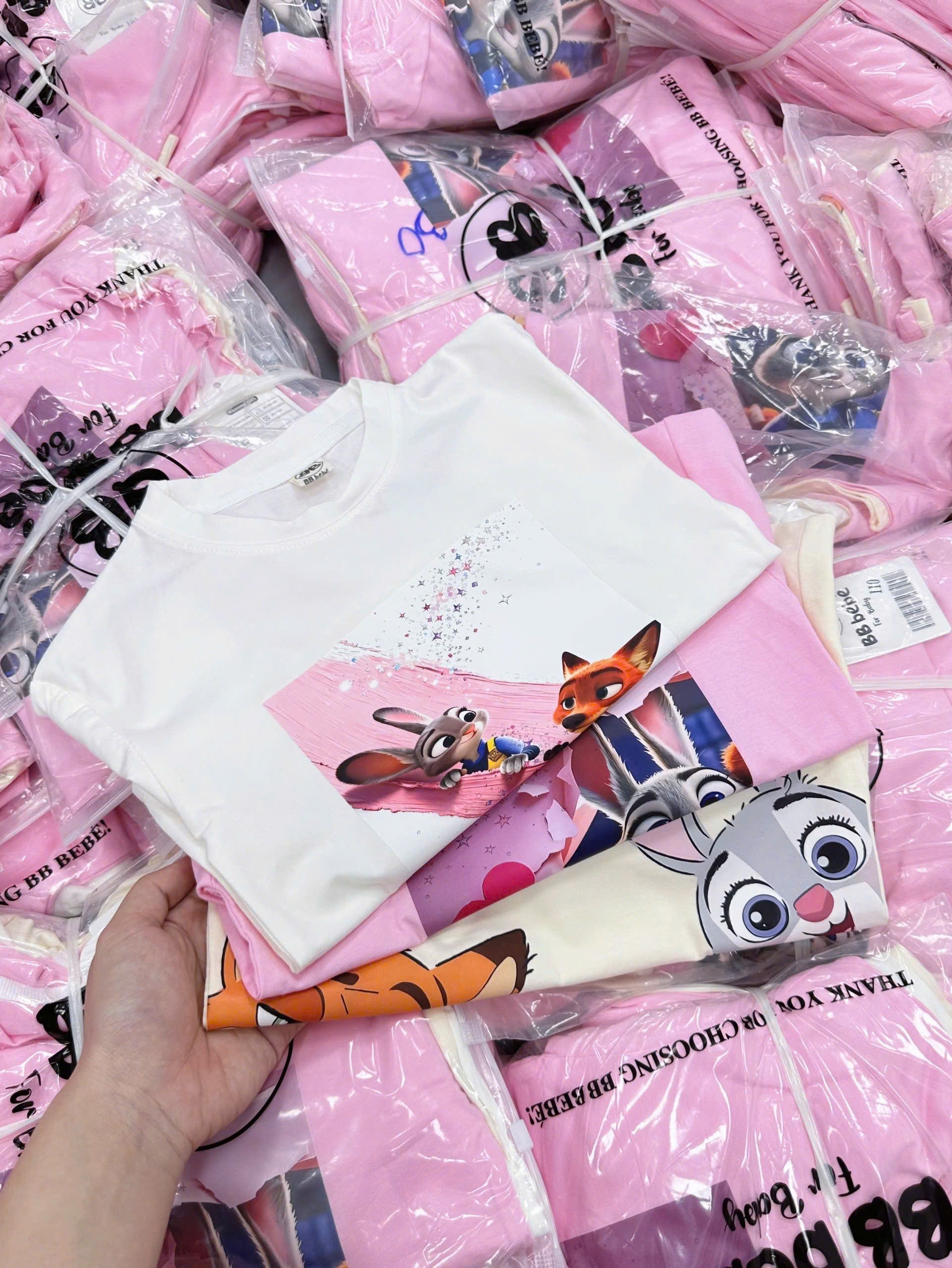 XẢ A190 - SET 3 ÁO THỎ ZOOTOPIA TRẮNG KEM HỒNG