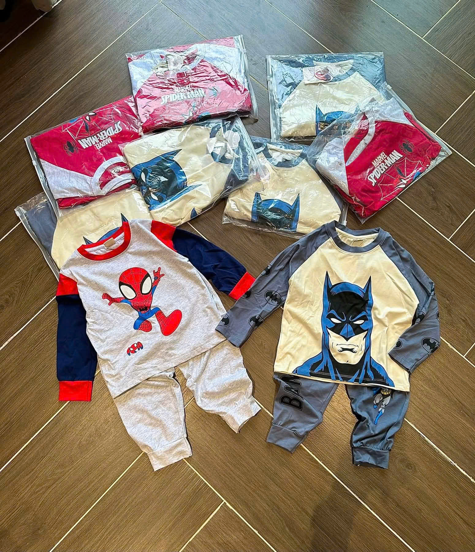 A323 - SET 2 BỘ BATMAN NHỆN