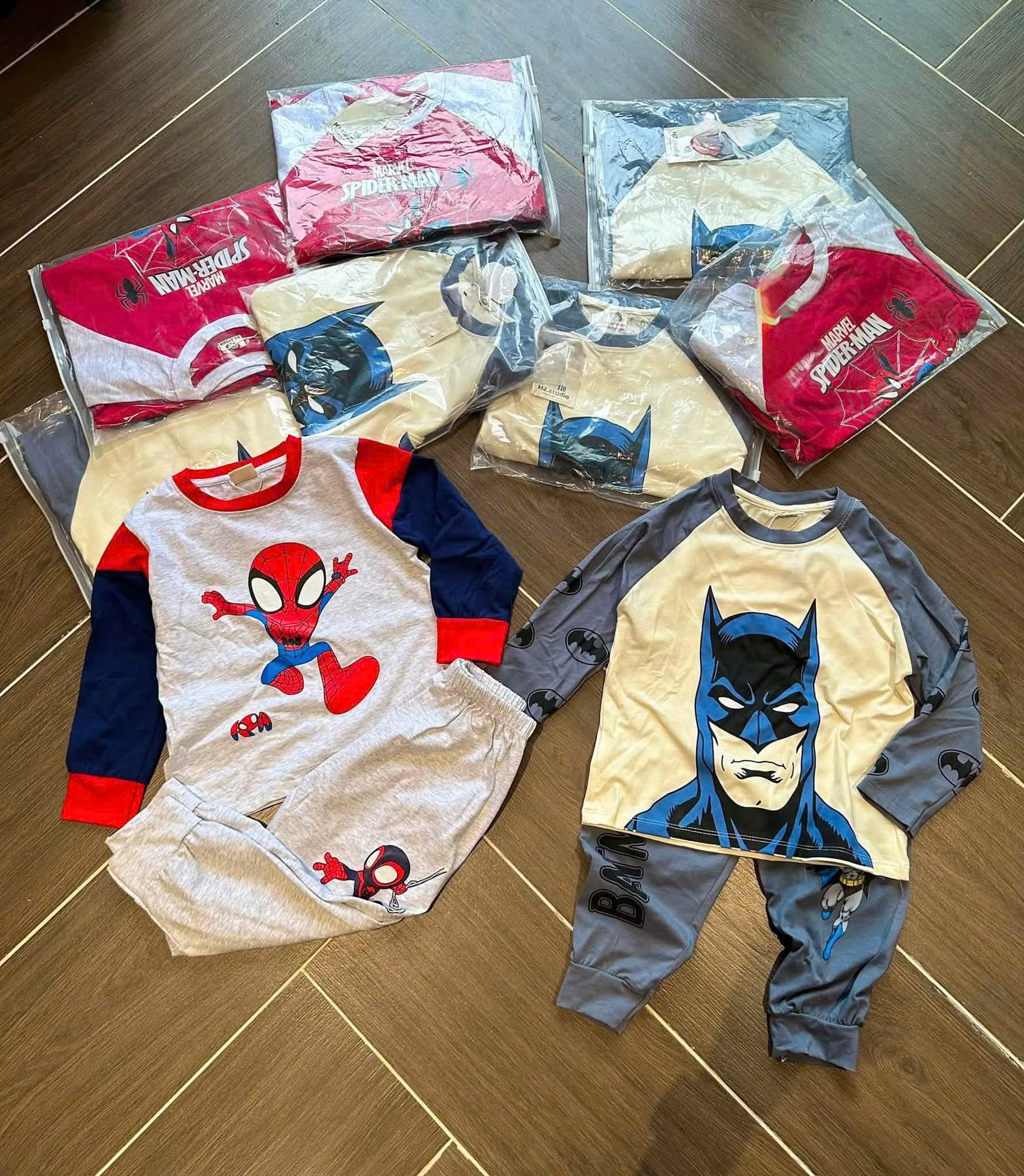 A323 - SET 2 BỘ BATMAN NHỆN