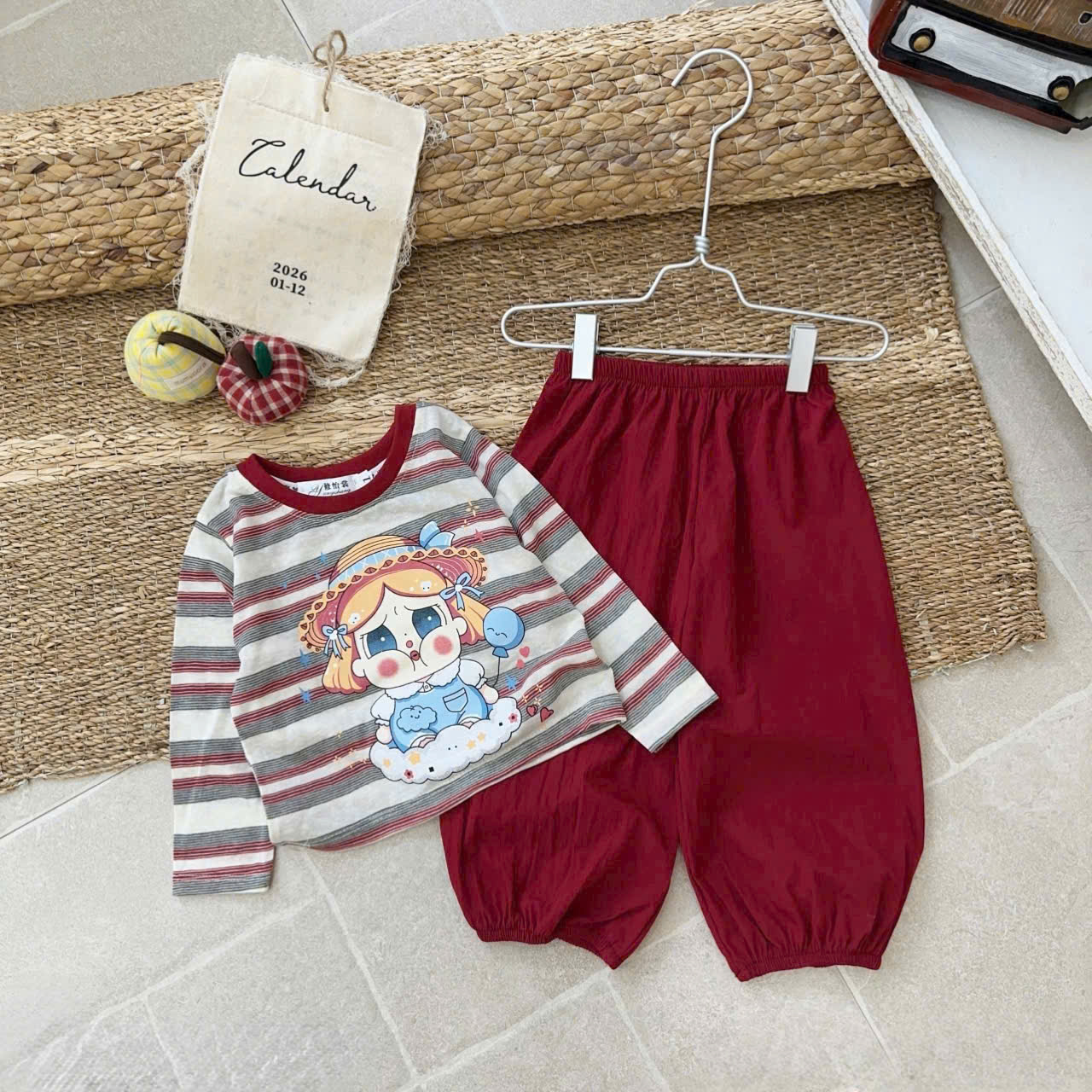 GOM A347 - SET ÁO CÔ GÁI ĐỘI MŨ PHỐI XANH