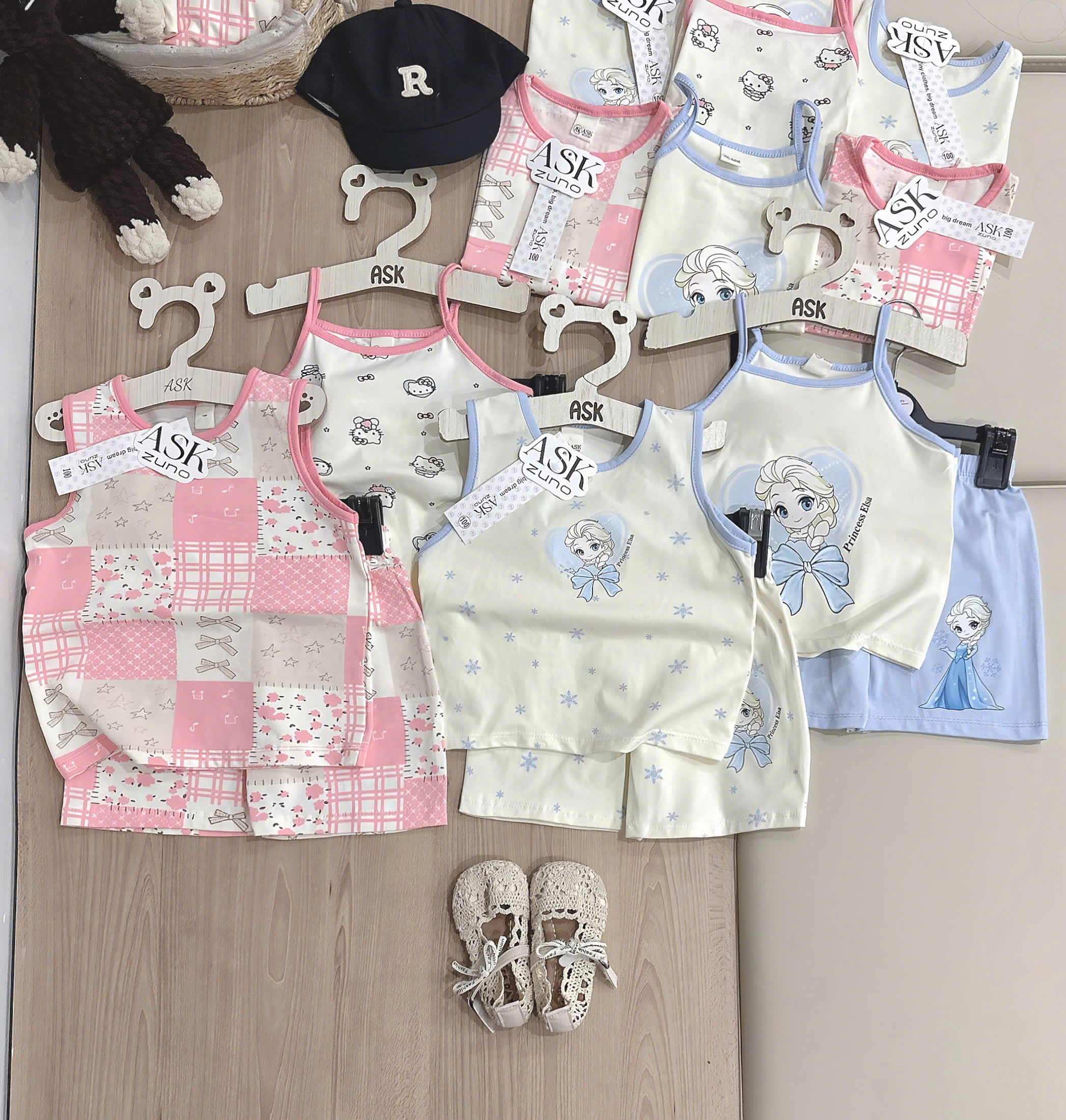 XẢ A423 - SET 2 BỘ SÁT NÁCH KITTY HỒNG ELSA XANH