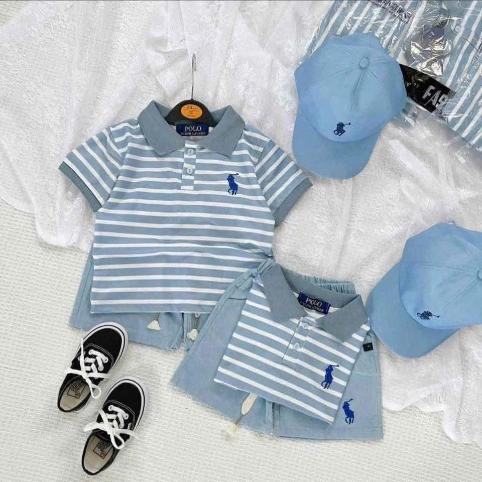 XẢ A485 - SET ÁO POLO KẺ XANH THÊU NGỰA QUẦN KAKI