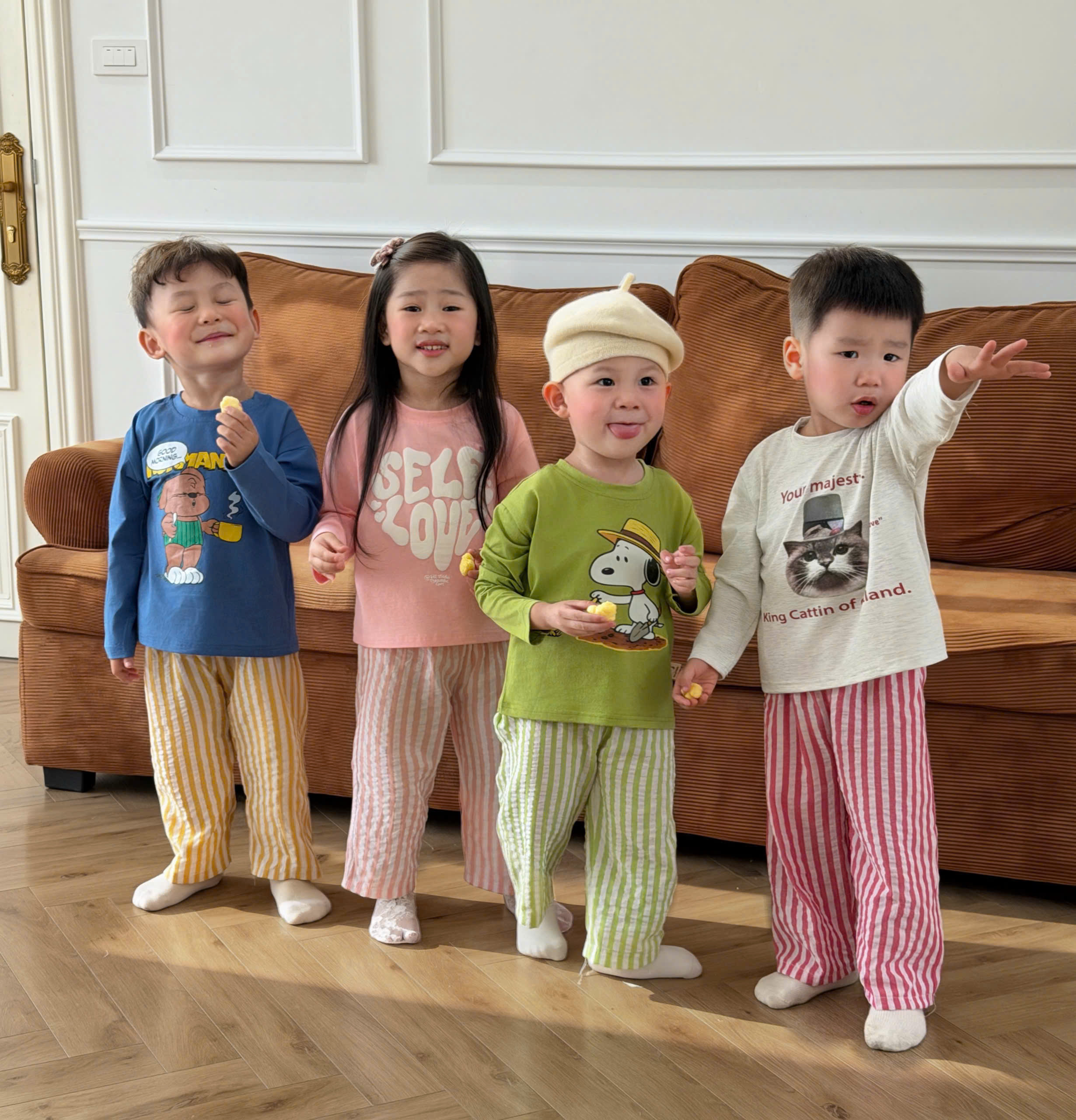 GOM A578 - SET BỘ HOẠT HÌNH QUẦN KẺ