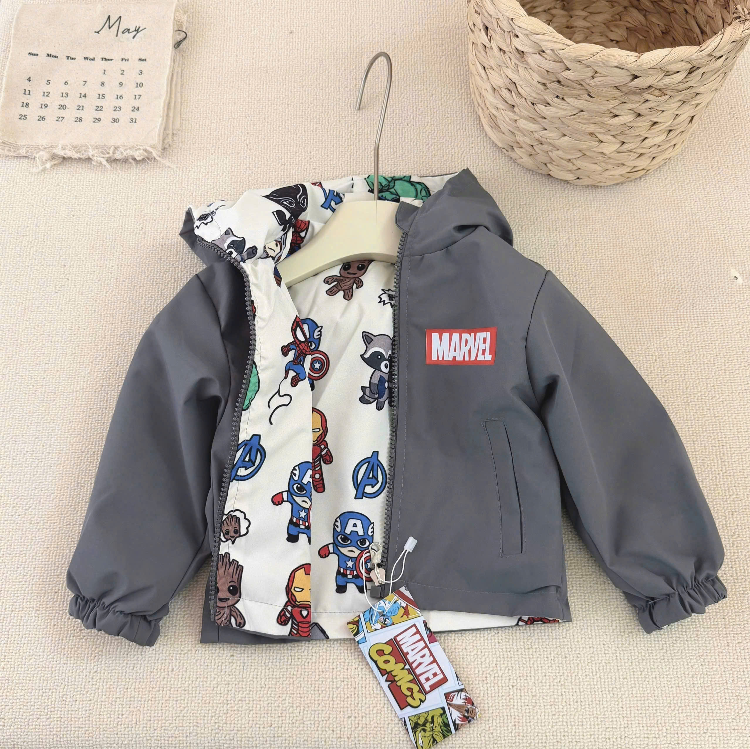 GOM A682 - ÁO GIÓ 2 MẶT MARVEL GHI XÁM /