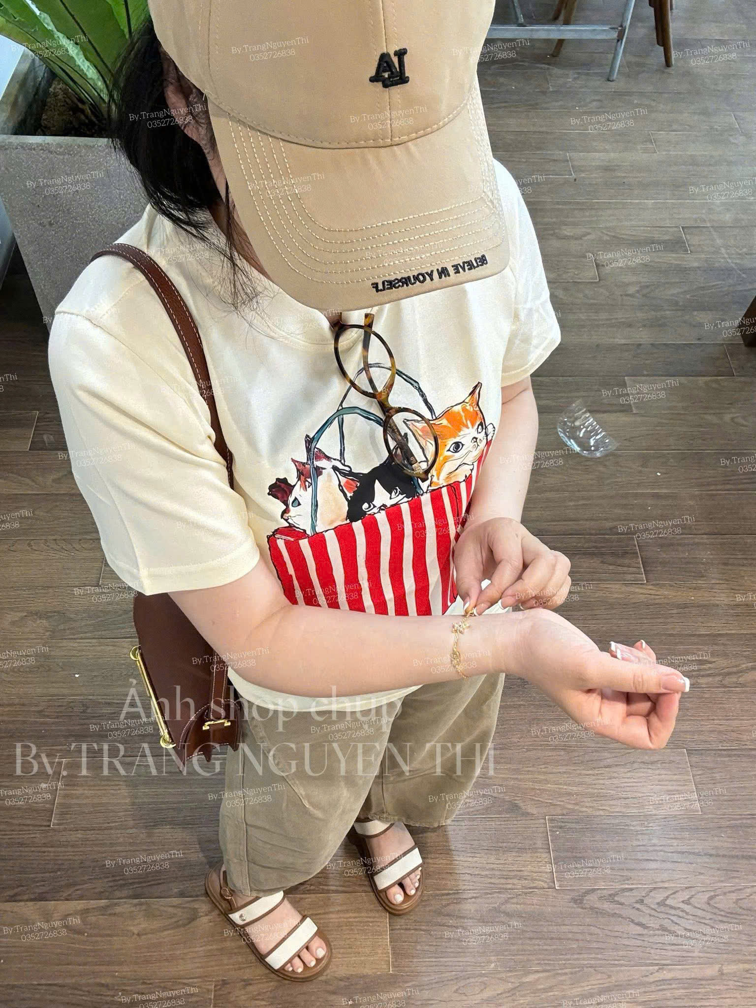 XẢ B287 - ÁO PHÔNG NỮ TRẮNG 3 CON MÈO