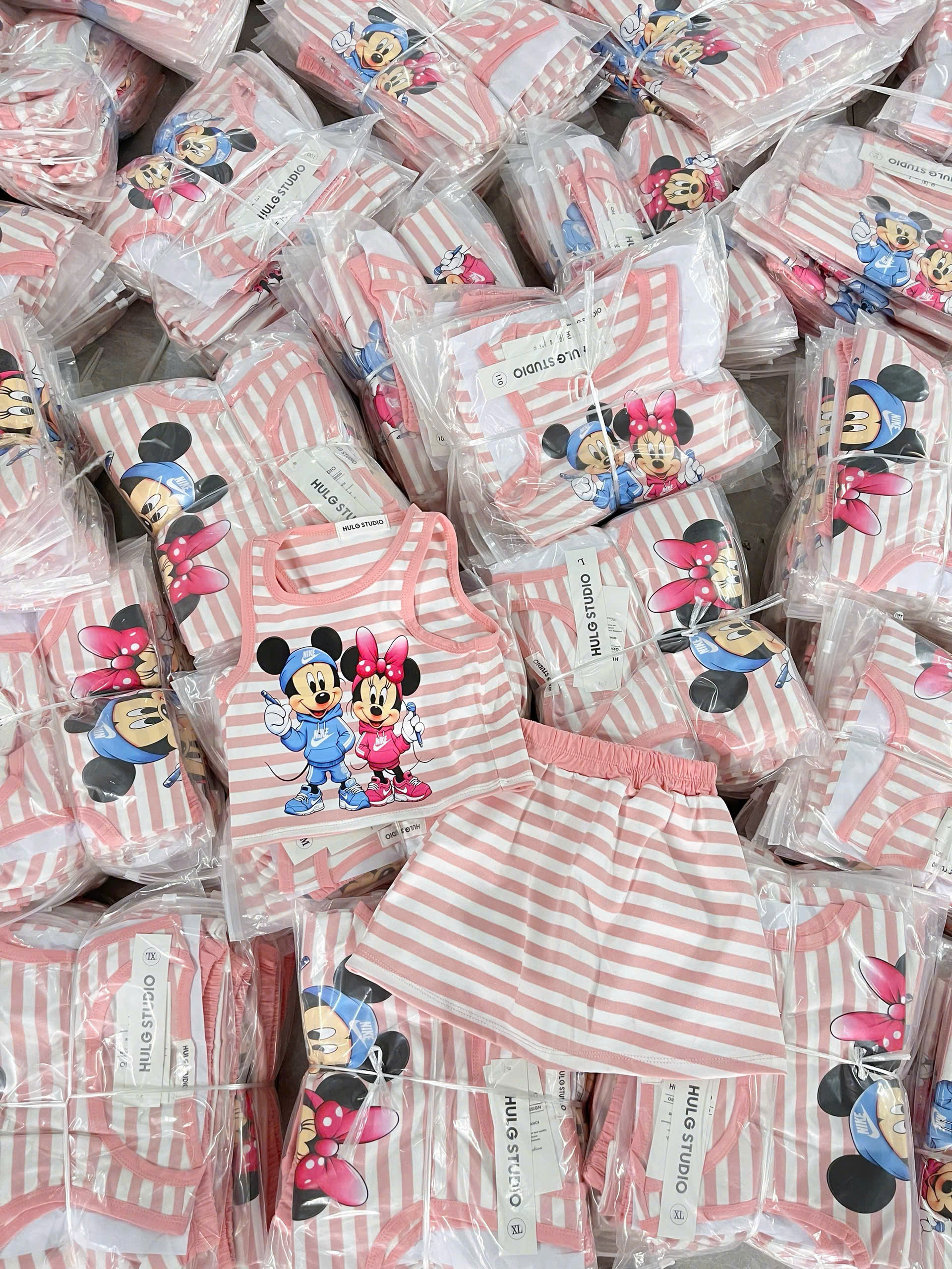 XẢ B437 - SET BỘ MICKEY MINNIE SÁT NÁCH CV XÓE HỒNG KẺ