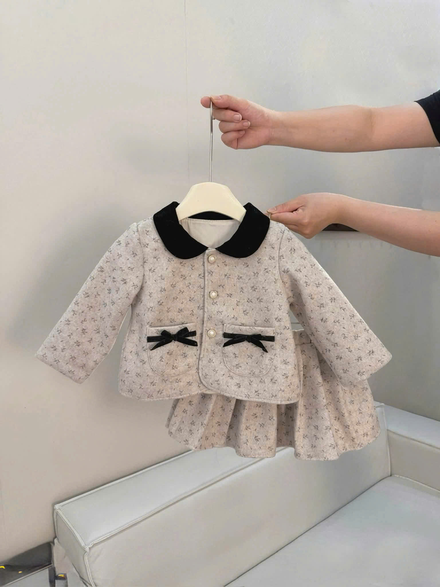 GOM B465 - SET ÁO KHOÁC DẠ KÈM CV HOA NHÍ