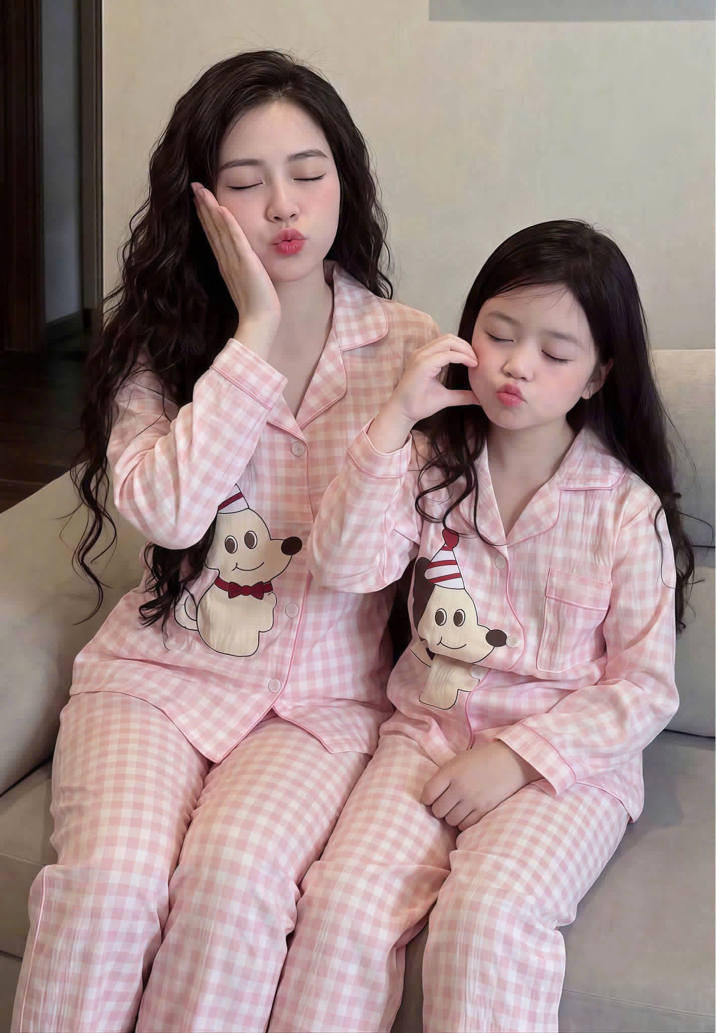 GOM B508 - SET BỘ PIJAMA CHÓ HAPPY KẺ CARO MẸ CON