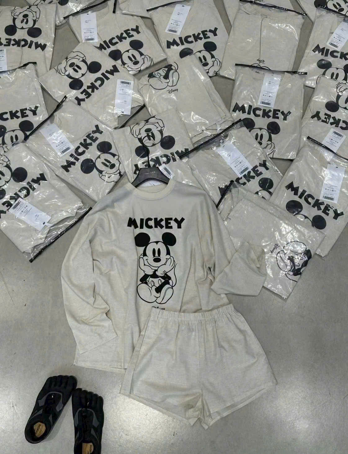 GOM B517 - SET BỘ NỮ MICKEY GIẤY