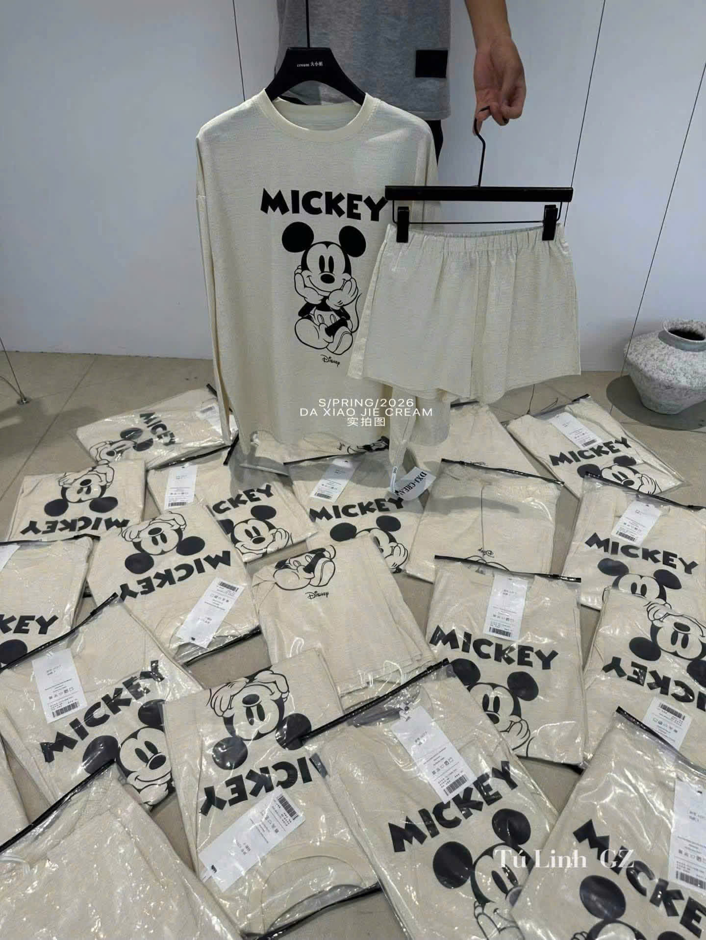 GOM B517 - SET BỘ NỮ MICKEY GIẤY